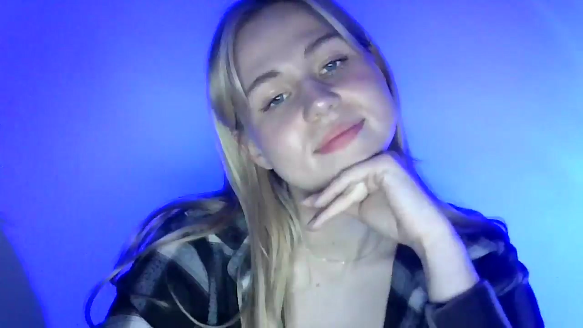 Gallery image thumbnail from Sweet_Lipsss_'s myfreecams stream on, 06/17/2025, 18:38 image 3 of 20