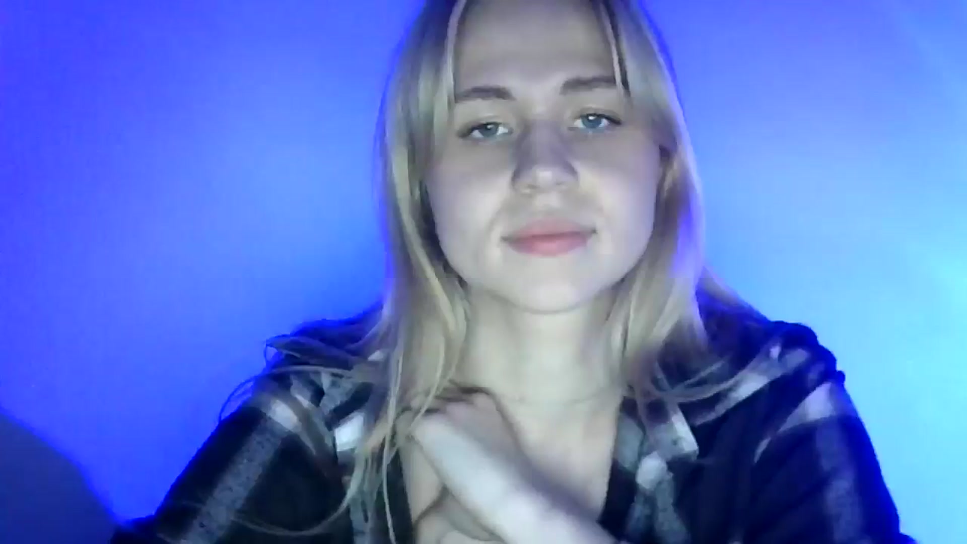 Gallery image thumbnail from Sweet_Lipsss_'s myfreecams stream on, 06/17/2025, 18:38 image 18 of 20
