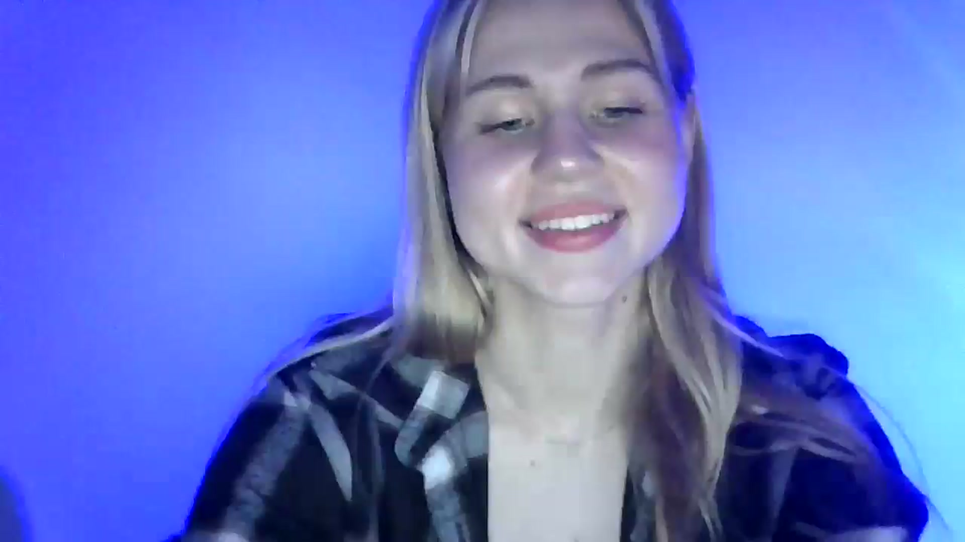 Gallery image thumbnail from Sweet_Lipsss_'s myfreecams stream on, 06/17/2025, 18:38 image 1 of 20