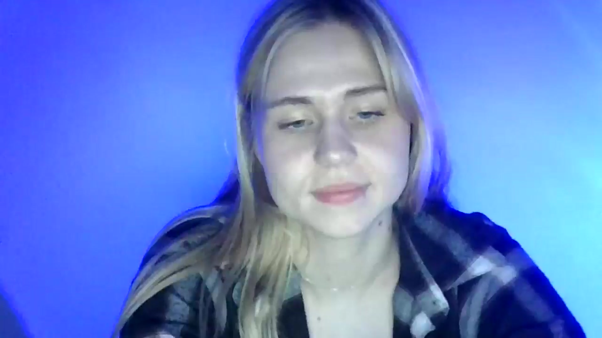 Gallery image thumbnail from Sweet_Lipsss_'s myfreecams stream on, 06/17/2025, 18:38 image 16 of 20