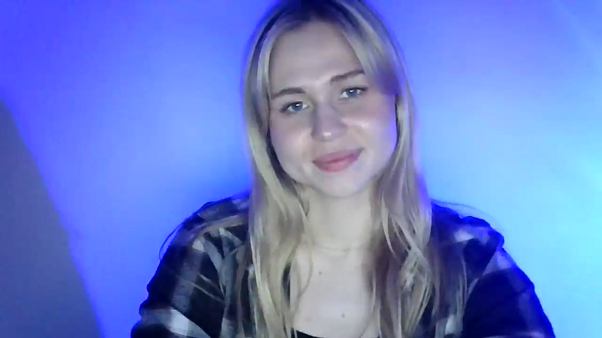 Gallery image thumbnail from Sweet_Lipsss_'s myfreecams stream on, 06/17/2025, 18:38 image 6 of 20