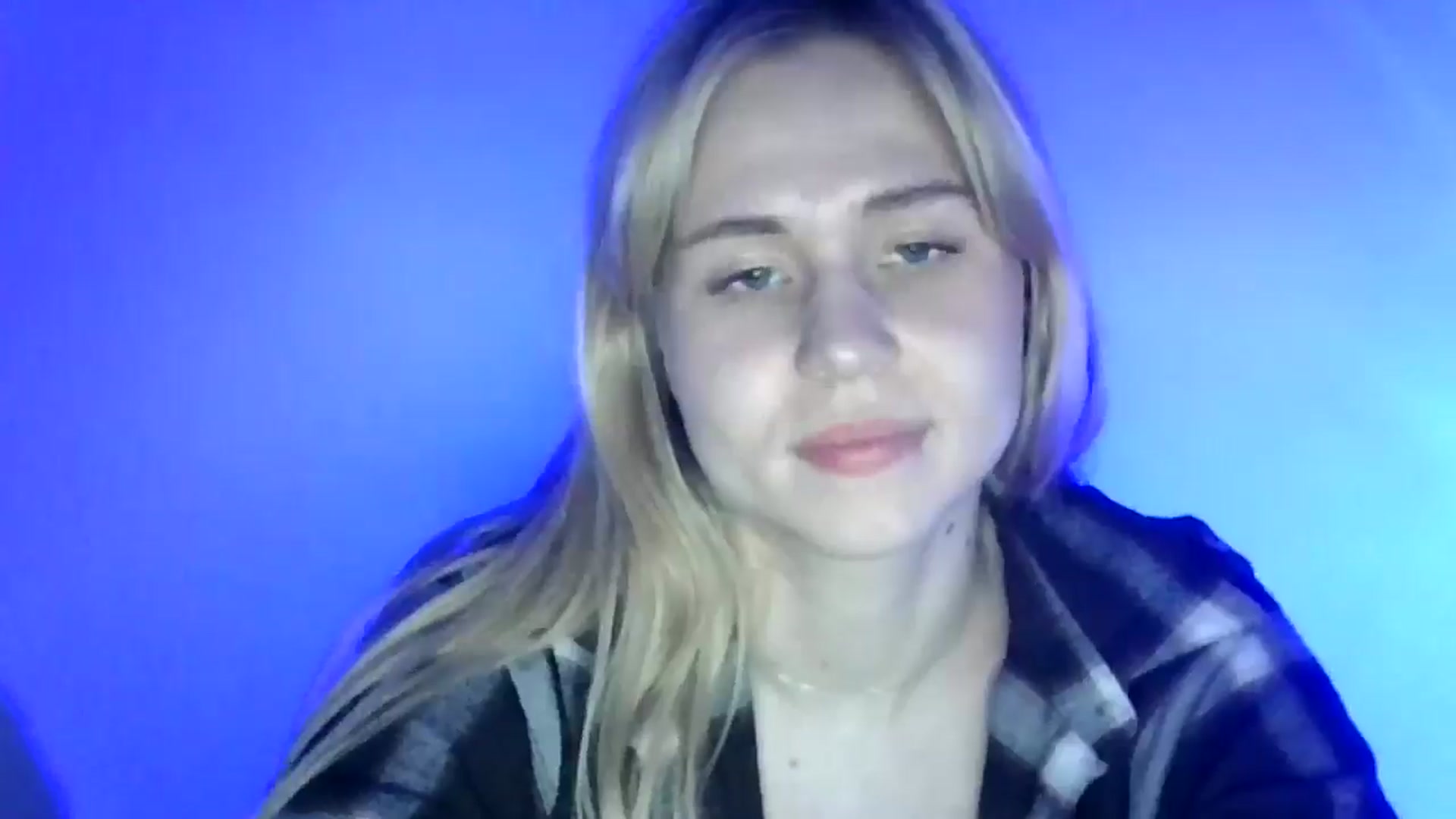 Gallery image thumbnail from Sweet_Lipsss_'s myfreecams stream on, 06/17/2025, 18:38 image 15 of 20