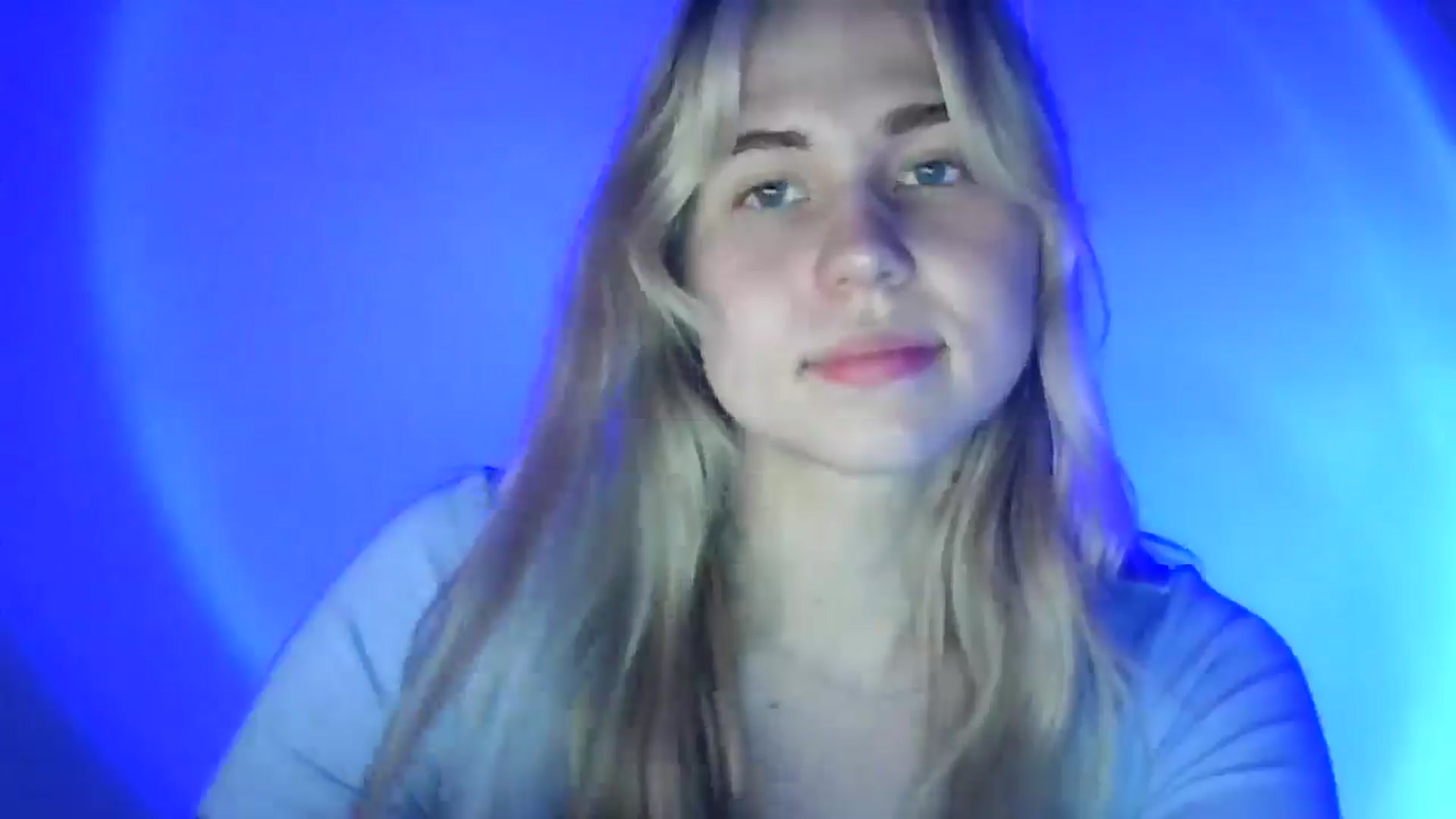 Gallery image thumbnail from Sweet_Lipsss_'s myfreecams stream on, 07/08/2025, 19:06 image 14 of 20