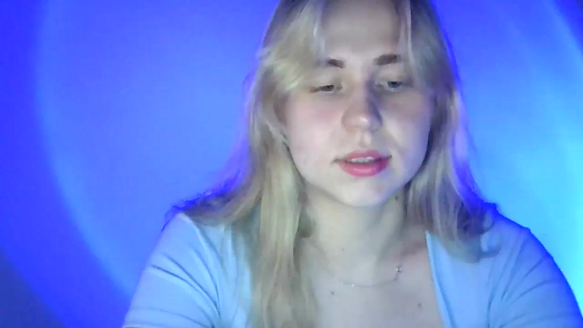 Gallery image thumbnail from Sweet_Lipsss_'s myfreecams stream on, 07/08/2025, 19:06 image 6 of 20