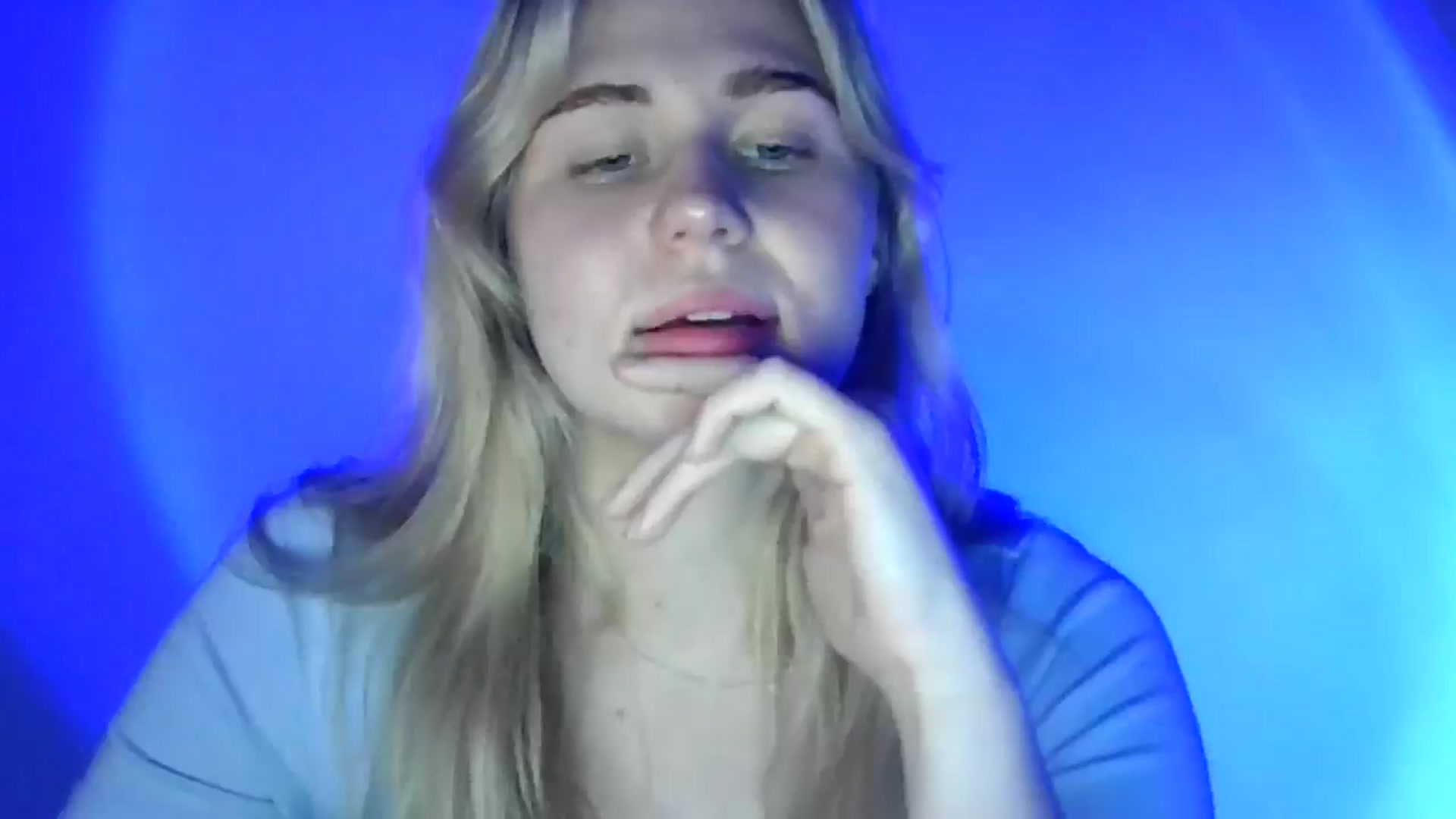 Gallery image thumbnail from Sweet_Lipsss_'s myfreecams stream on, 07/08/2025, 19:06 image 13 of 20