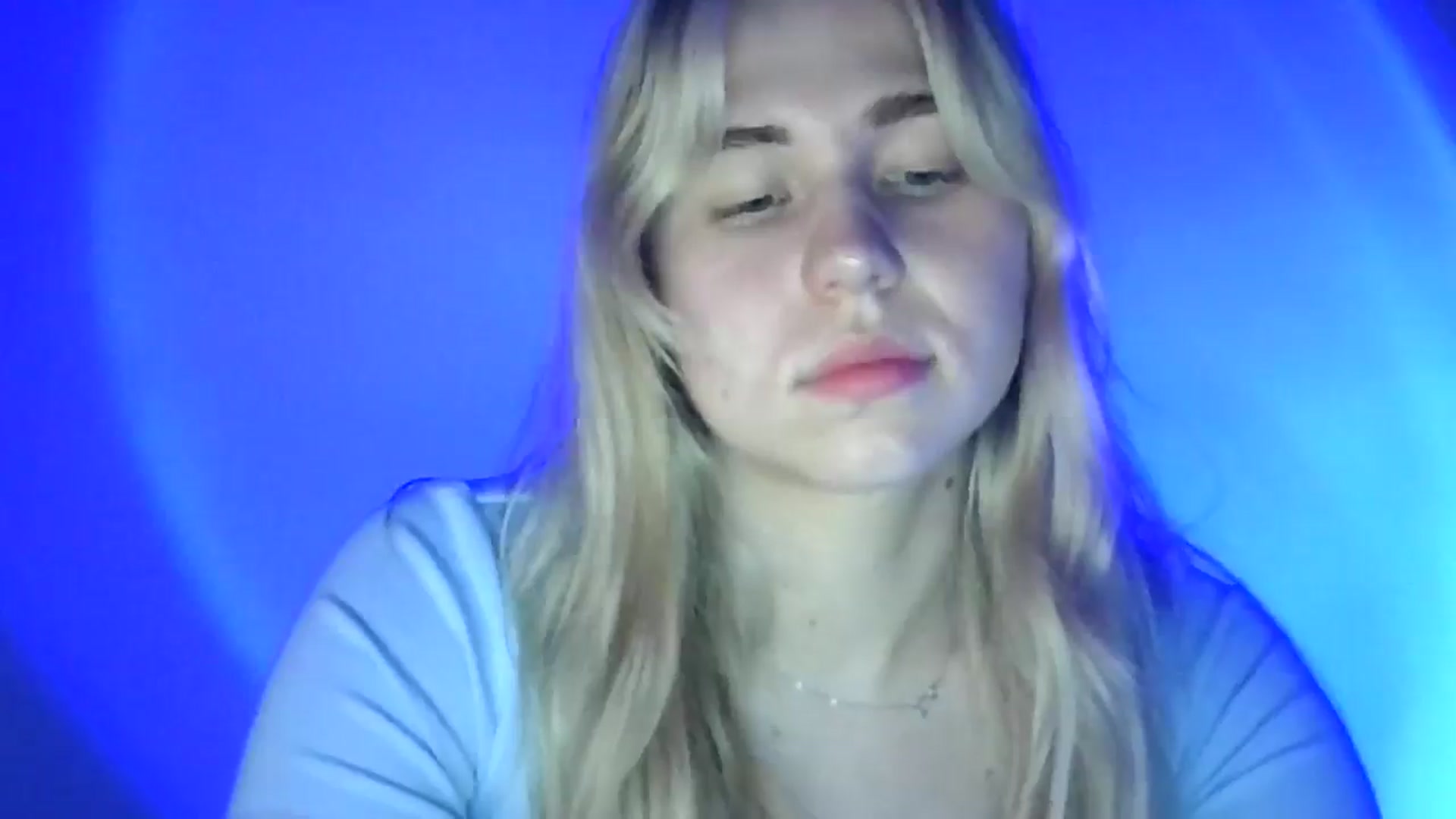 Gallery image thumbnail from Sweet_Lipsss_'s myfreecams stream on, 07/08/2025, 19:06 image 15 of 20