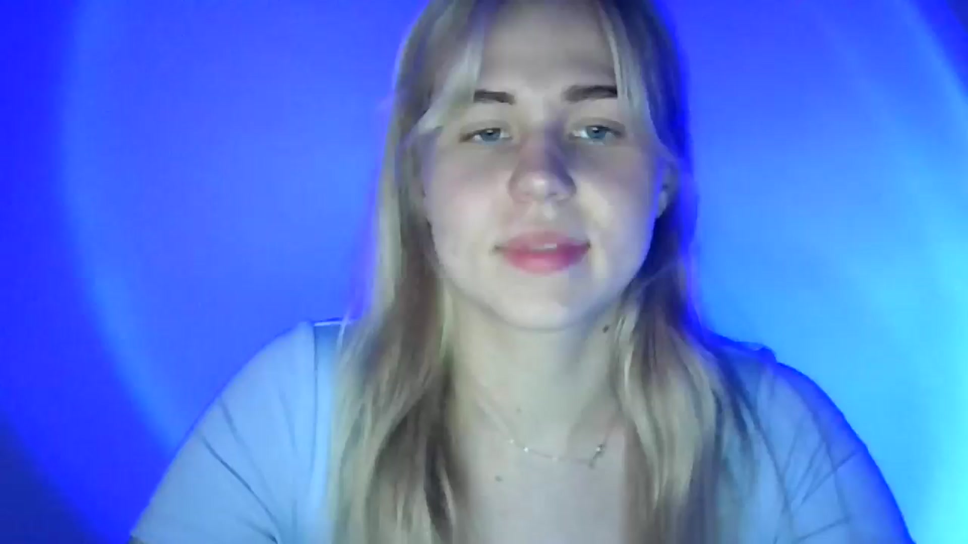 Gallery image thumbnail from Sweet_Lipsss_'s myfreecams stream on, 07/08/2025, 19:06 image 18 of 20