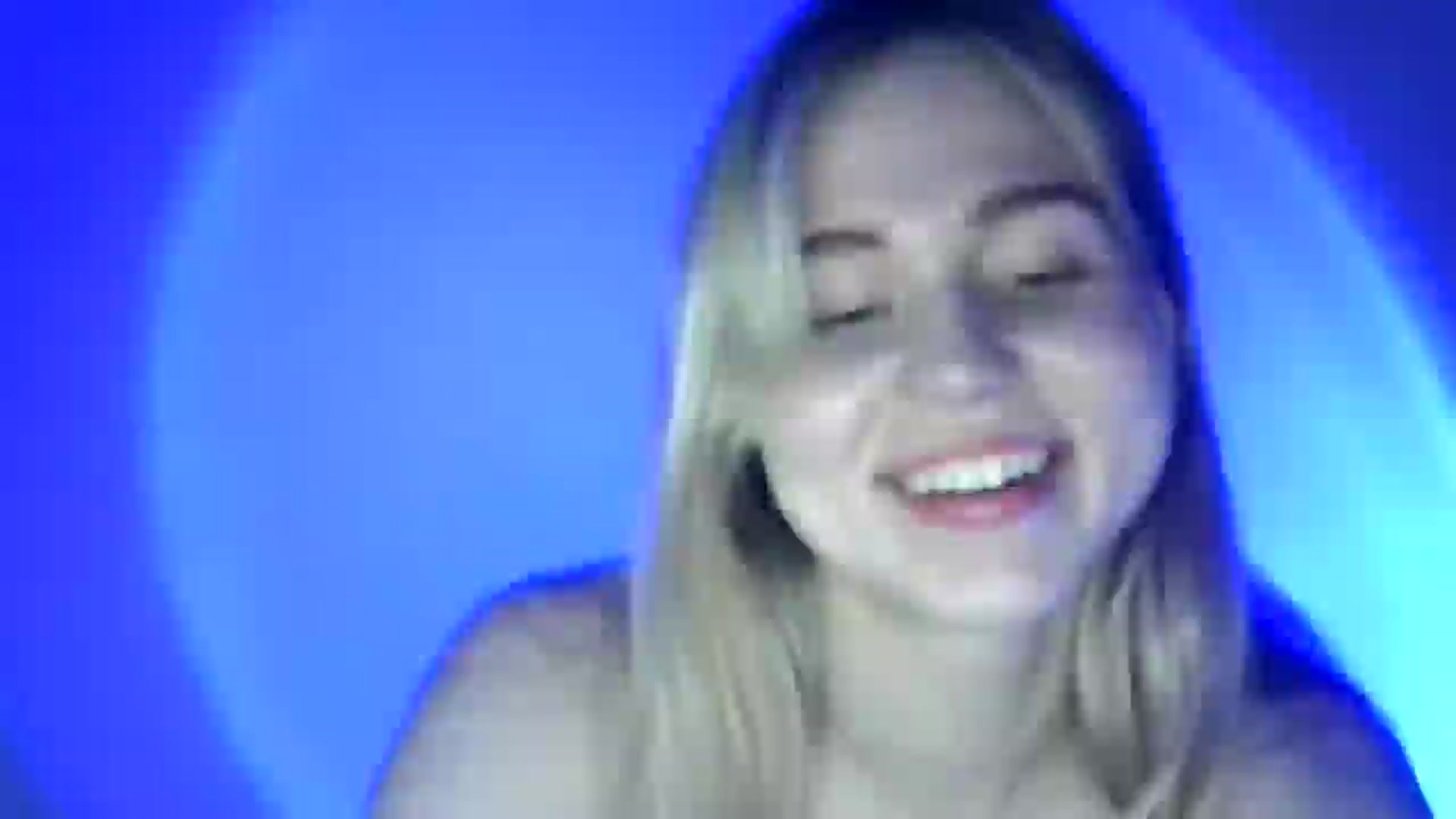Gallery image thumbnail from Sweet_Lipsss_'s myfreecams stream on, 07/09/2025, 18:35 image 9 of 20