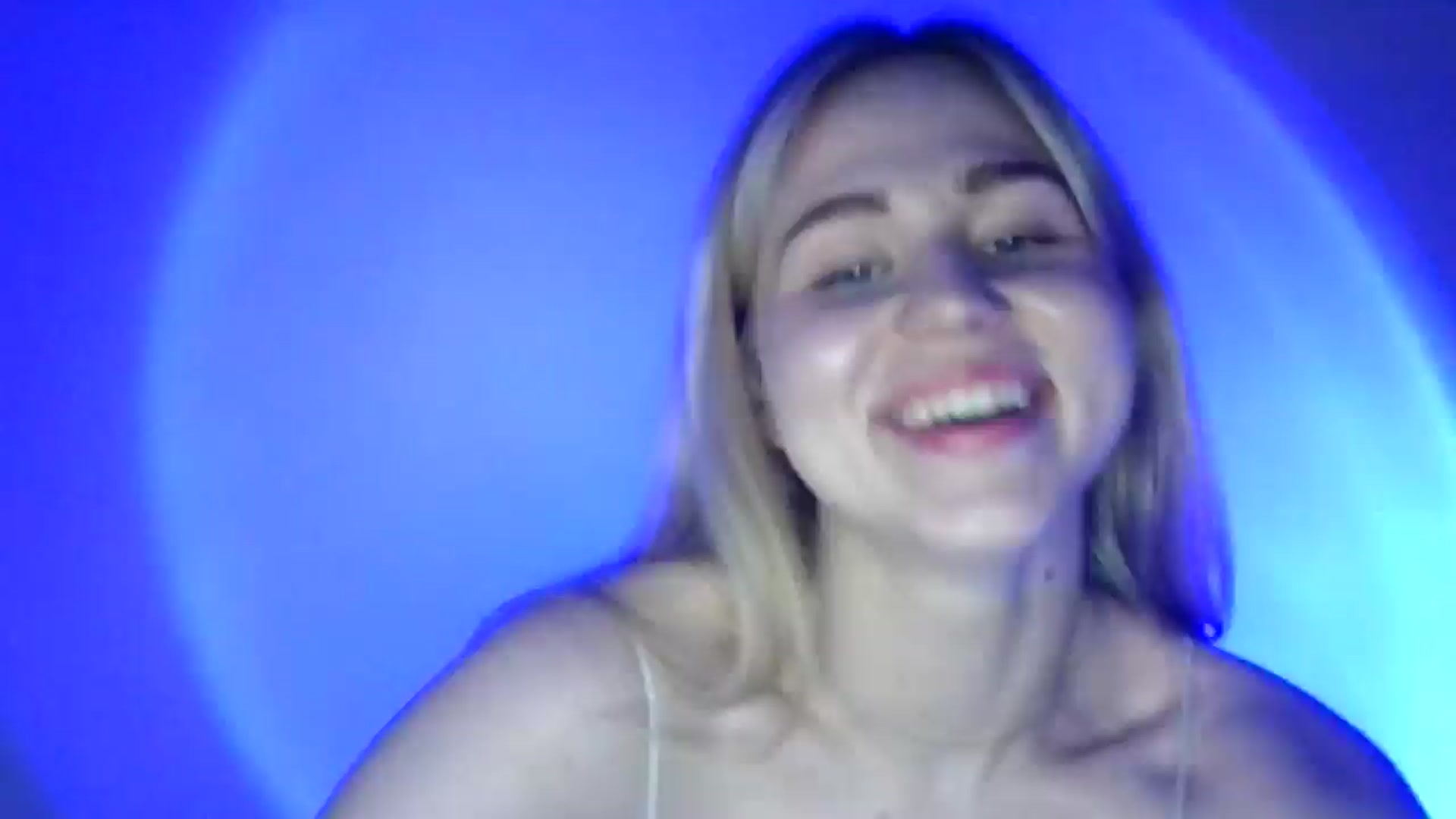 Gallery image thumbnail from Sweet_Lipsss_'s myfreecams stream on, 07/09/2025, 18:35 image 20 of 20