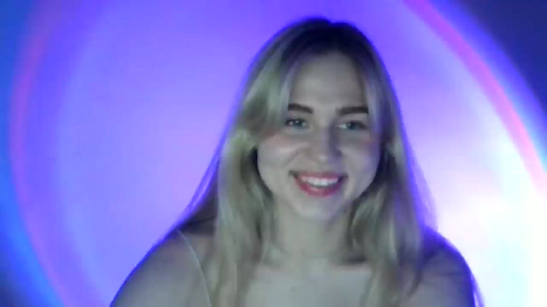 Gallery image thumbnail from Sweet_Lipsss_'s myfreecams stream on, 07/09/2025, 18:35 image 2 of 20