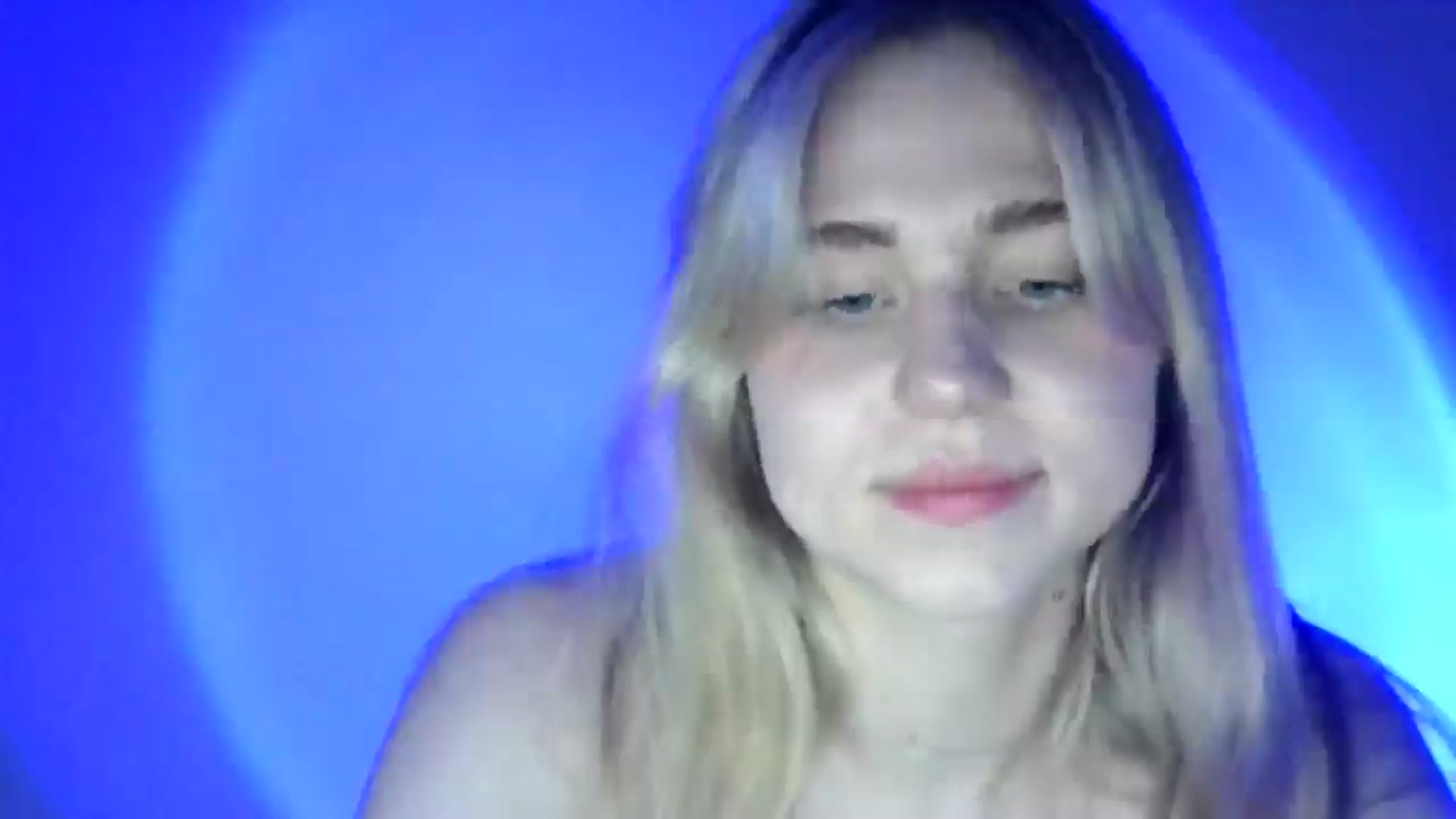 Gallery image thumbnail from Sweet_Lipsss_'s myfreecams stream on, 07/09/2025, 18:35 image 16 of 20