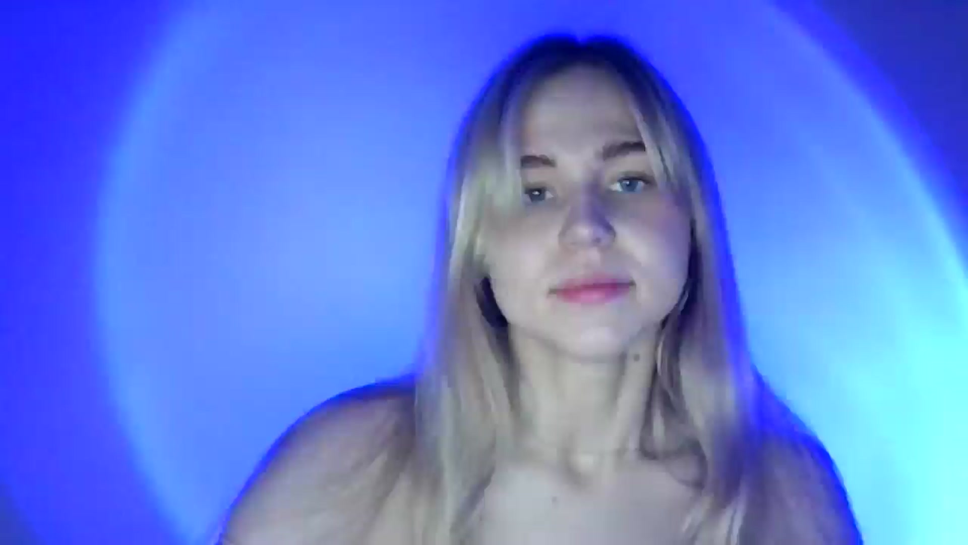 Gallery image thumbnail from Sweet_Lipsss_'s myfreecams stream on, 07/09/2025, 18:35 image 13 of 20