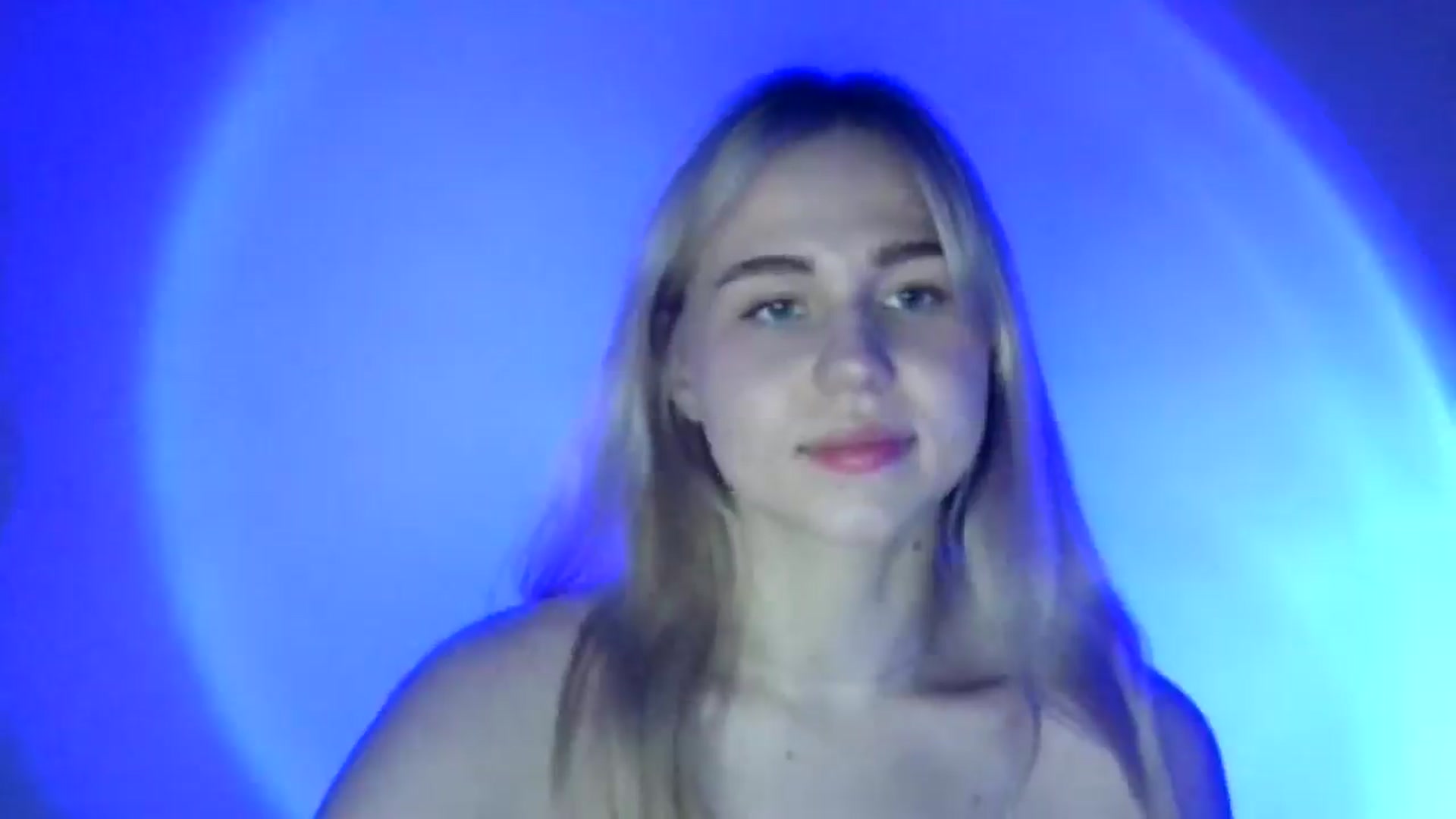 Gallery image thumbnail from Sweet_Lipsss_'s myfreecams stream on, 07/09/2025, 18:35 image 17 of 20