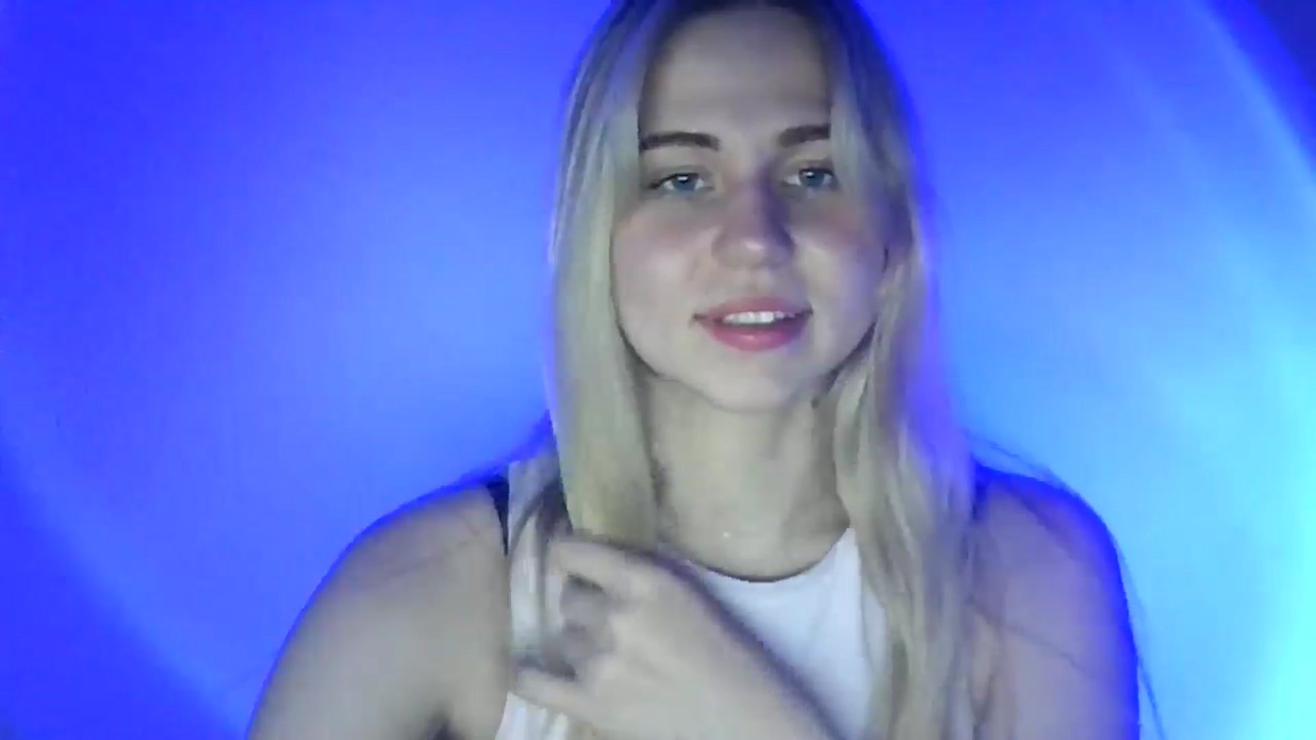 Gallery image thumbnail from Sweet_Lipsss_'s myfreecams stream on, 07/10/2025, 19:43 image 2 of 20