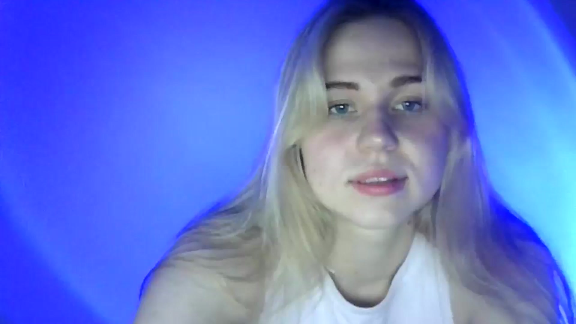 Gallery image thumbnail from Sweet_Lipsss_'s myfreecams stream on, 07/10/2025, 19:43 image 18 of 20
