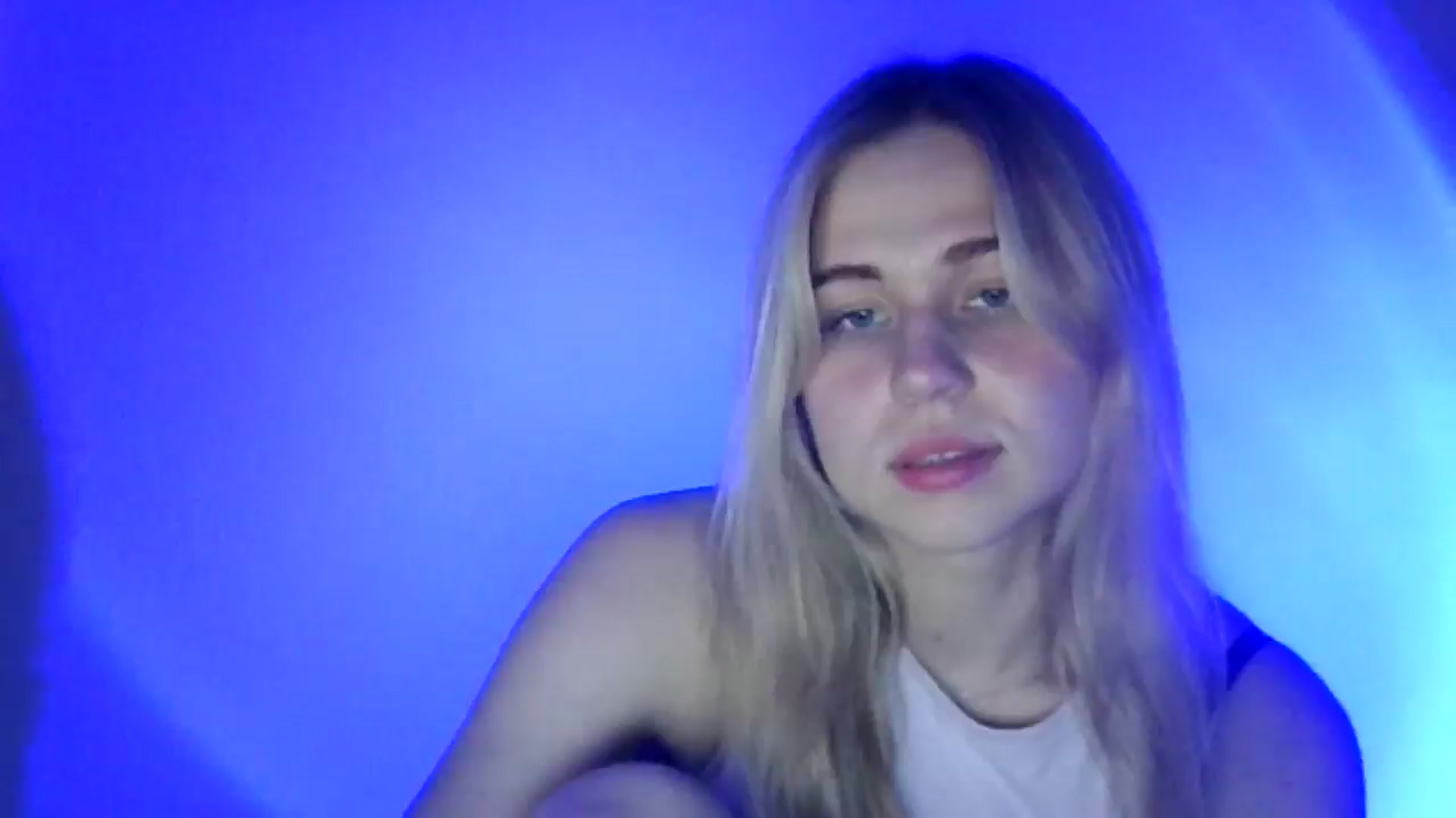 Gallery image thumbnail from Sweet_Lipsss_'s myfreecams stream on, 07/10/2025, 19:43 image 14 of 20
