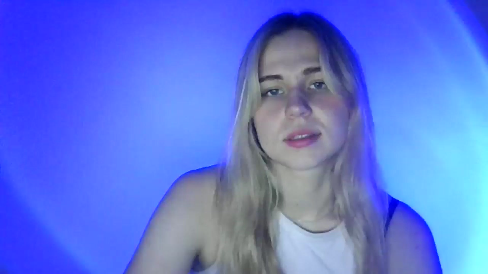 Gallery image thumbnail from Sweet_Lipsss_'s myfreecams stream on, 07/10/2025, 19:43 image 15 of 20