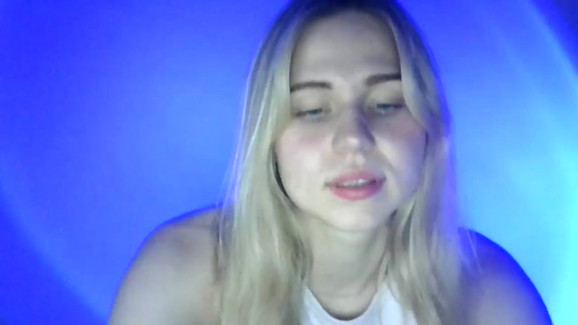 Gallery image thumbnail from Sweet_Lipsss_'s myfreecams stream on, 07/10/2025, 19:43 image 12 of 20