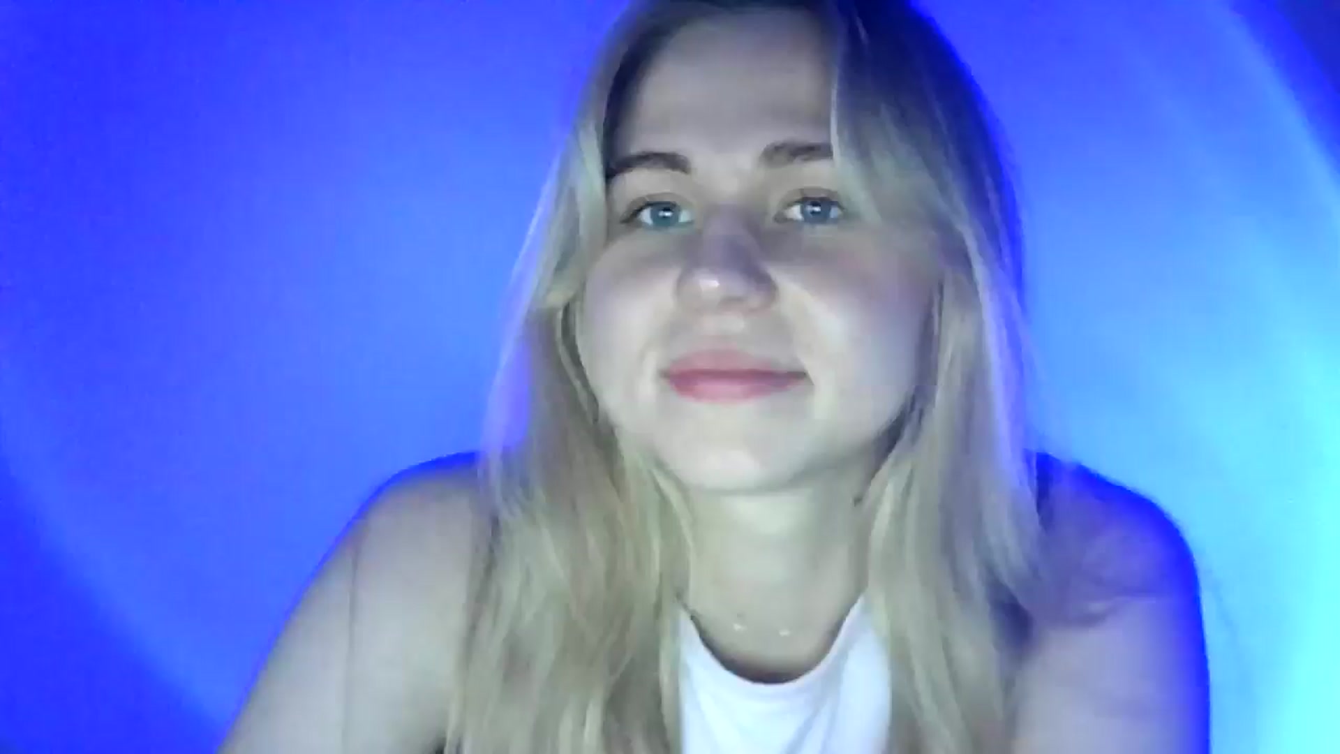 Gallery image thumbnail from Sweet_Lipsss_'s myfreecams stream on, 07/10/2025, 19:43 image 19 of 20