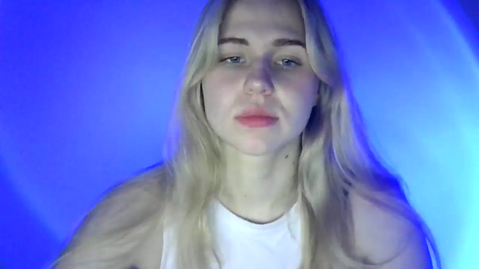 Gallery image thumbnail from Sweet_Lipsss_'s myfreecams stream on, 07/10/2025, 19:43 image 6 of 20