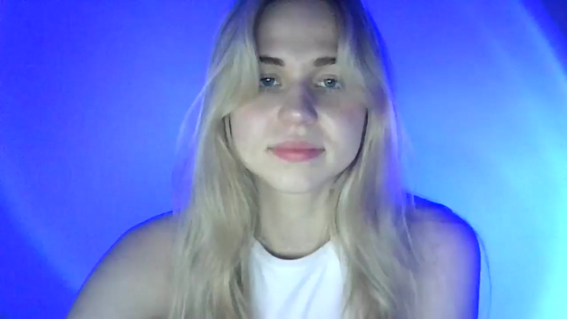Gallery image thumbnail from Sweet_Lipsss_'s myfreecams stream on, 07/10/2025, 19:43 image 20 of 20