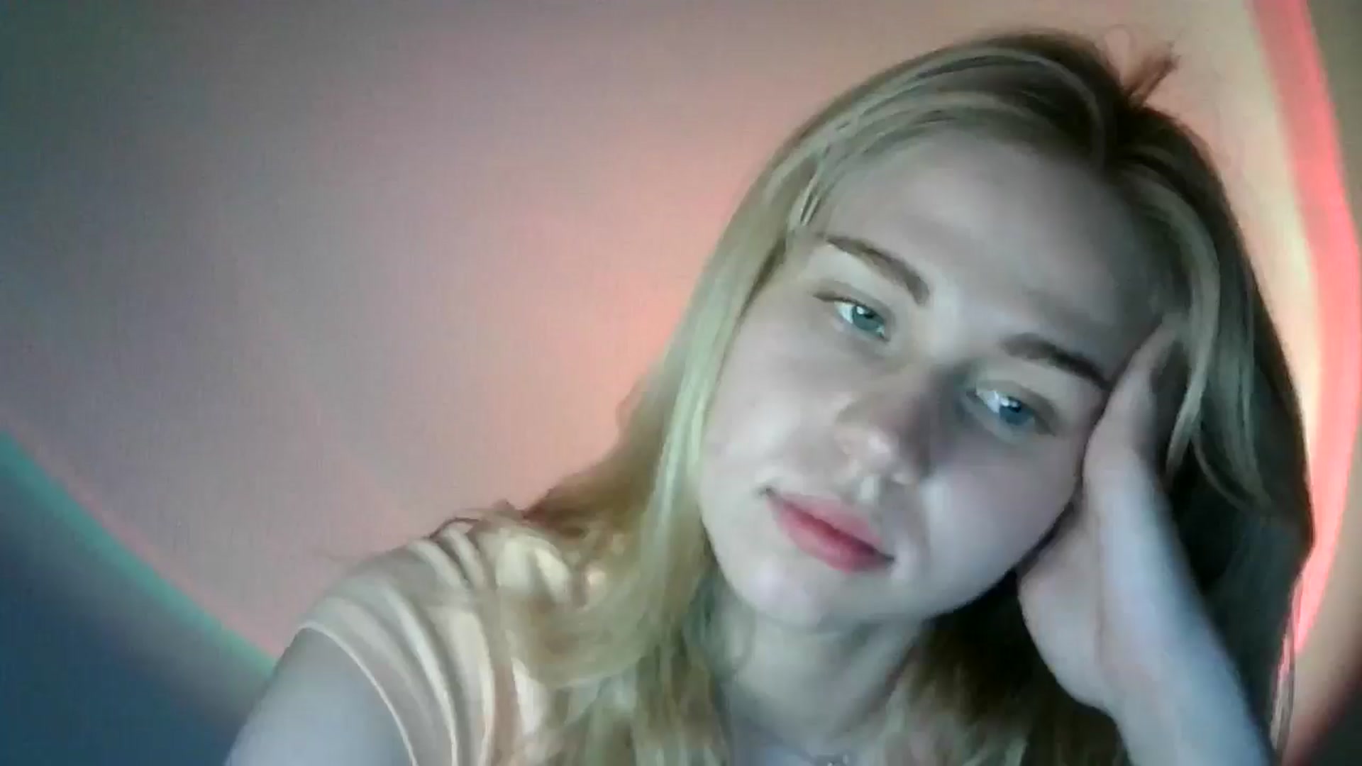 Gallery image thumbnail from Sweet_Lipsss_'s myfreecams stream on, 07/15/2025, 19:00 image 14 of 20