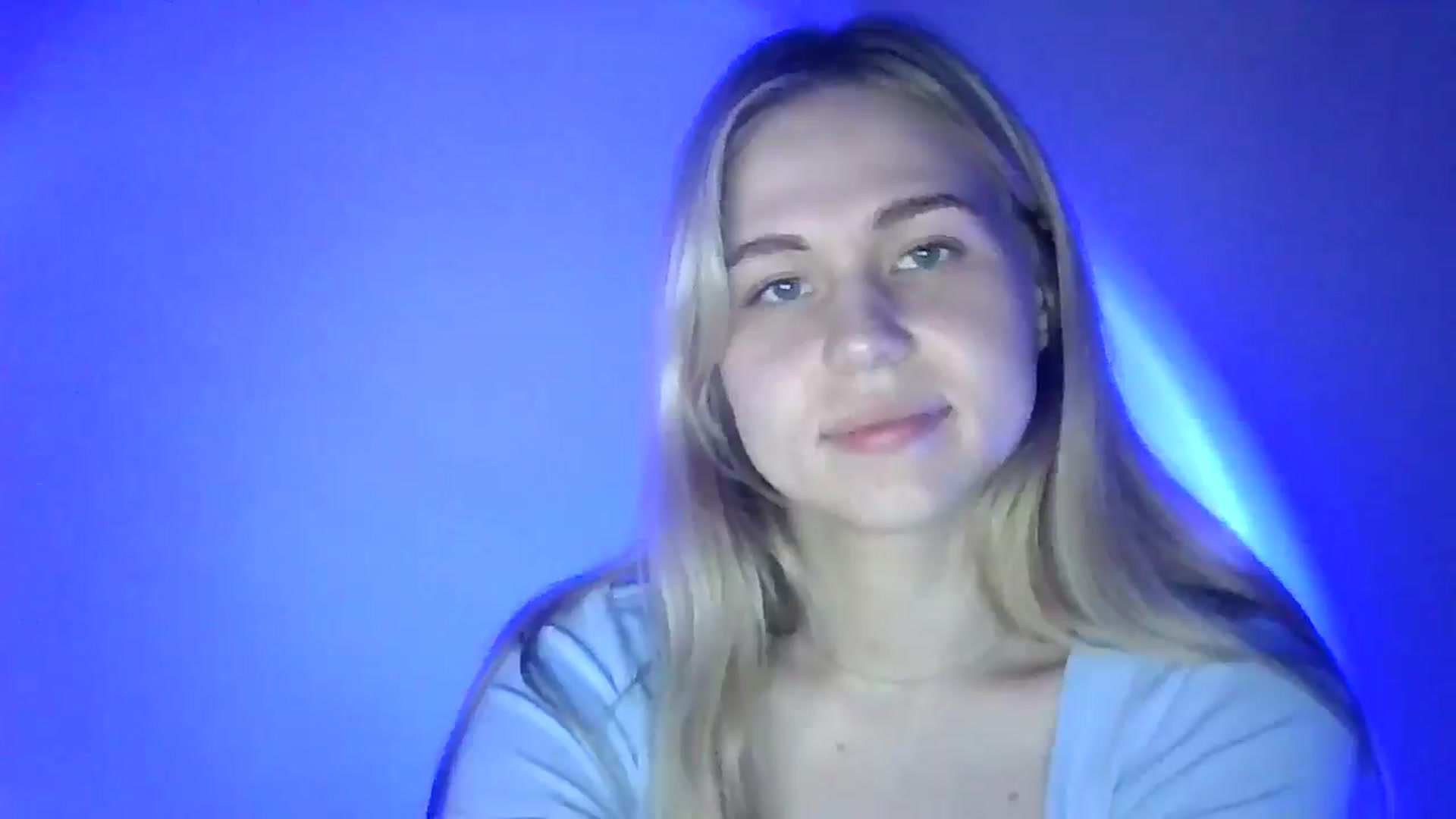 Gallery image thumbnail from Sweet_Lipsss_'s myfreecams stream on, 07/23/2025, 17:33 image 10 of 20