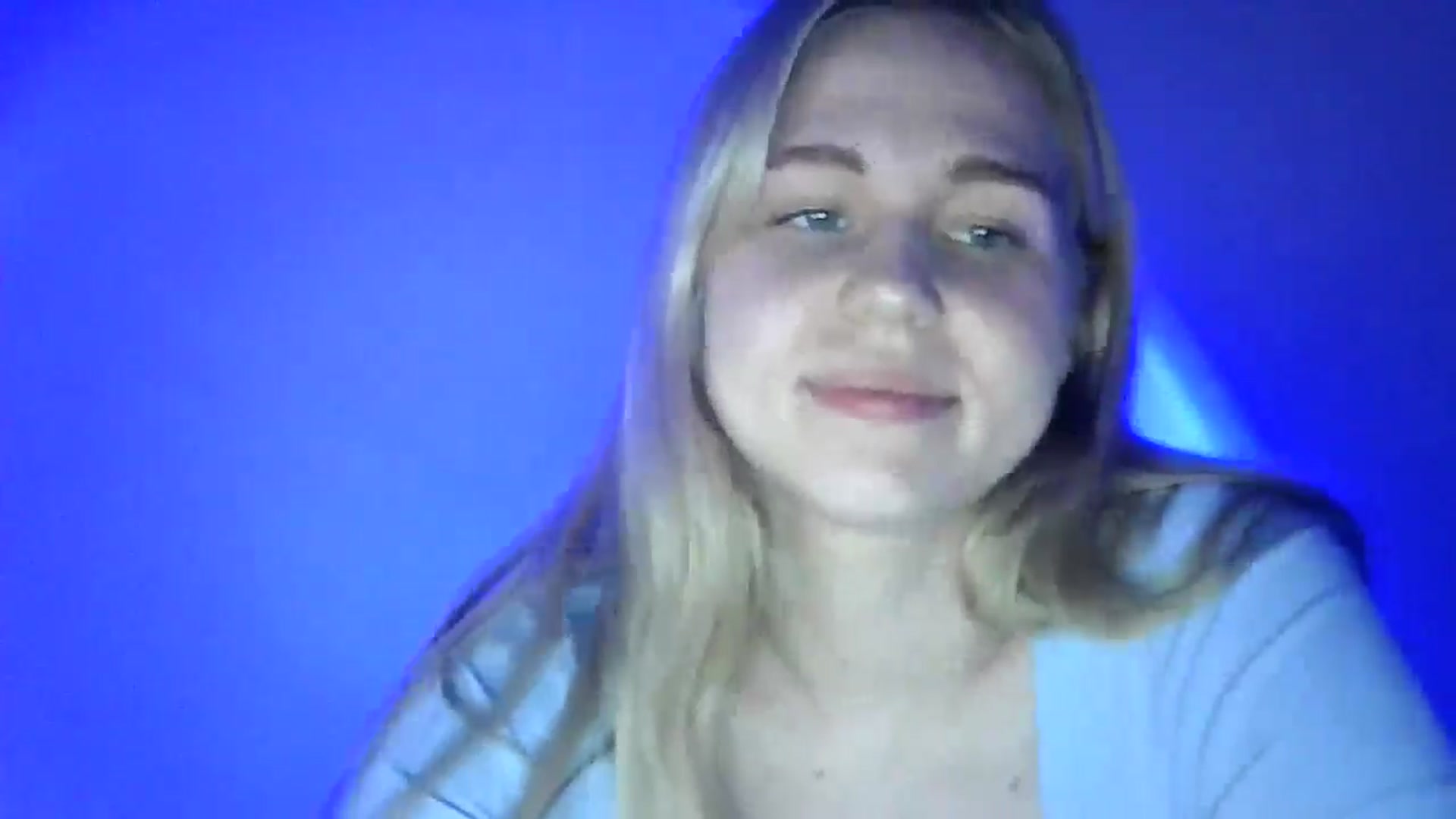 Gallery image thumbnail from Sweet_Lipsss_'s myfreecams stream on, 07/23/2025, 17:33 image 9 of 20