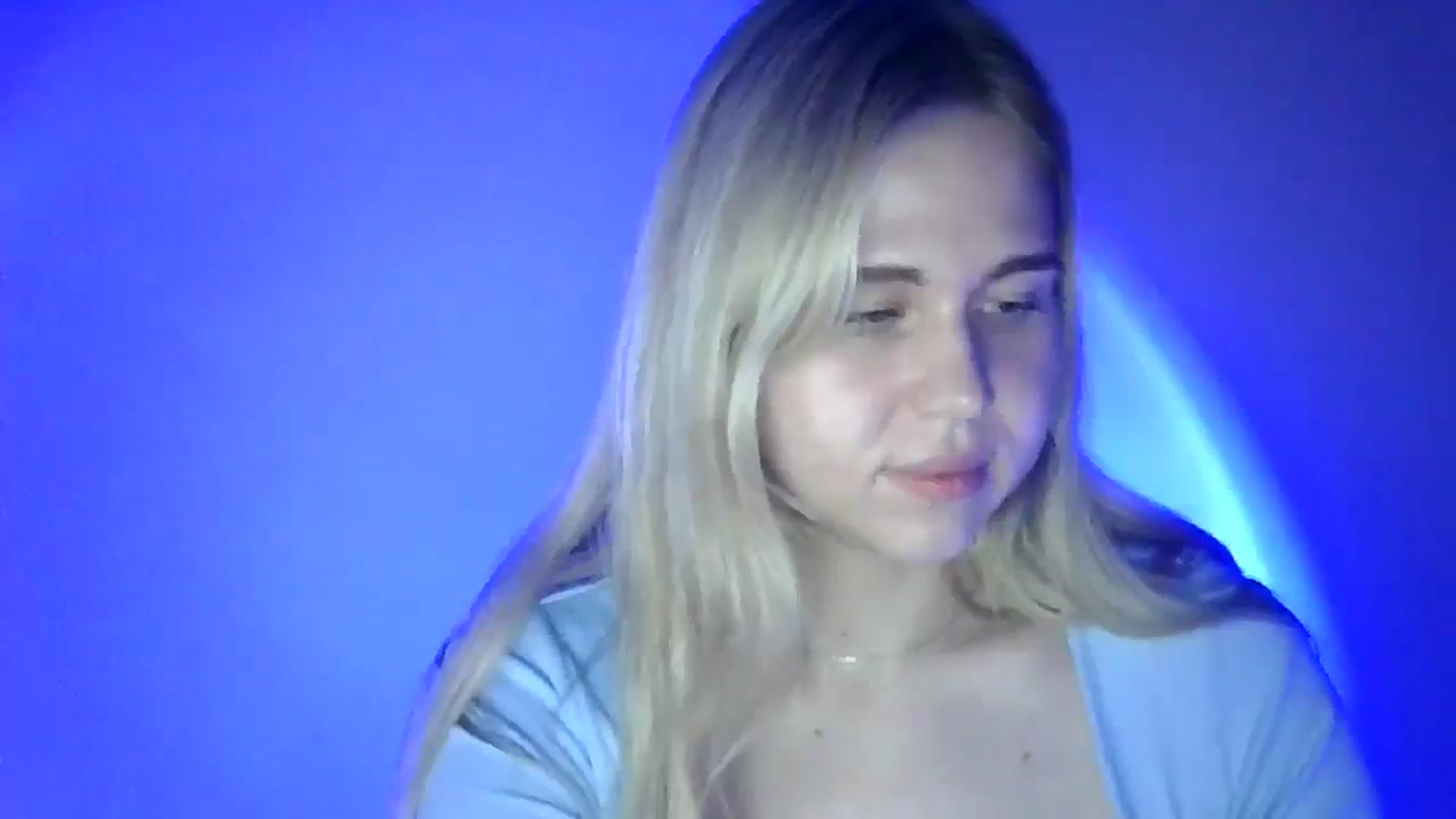 Gallery image thumbnail from Sweet_Lipsss_'s myfreecams stream on, 07/23/2025, 17:33 image 13 of 20