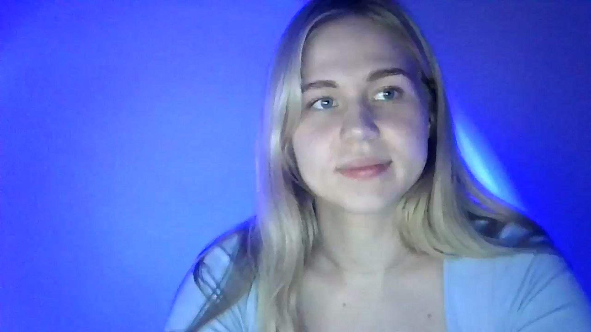 Gallery image thumbnail from Sweet_Lipsss_'s myfreecams stream on, 07/23/2025, 17:33 image 15 of 20
