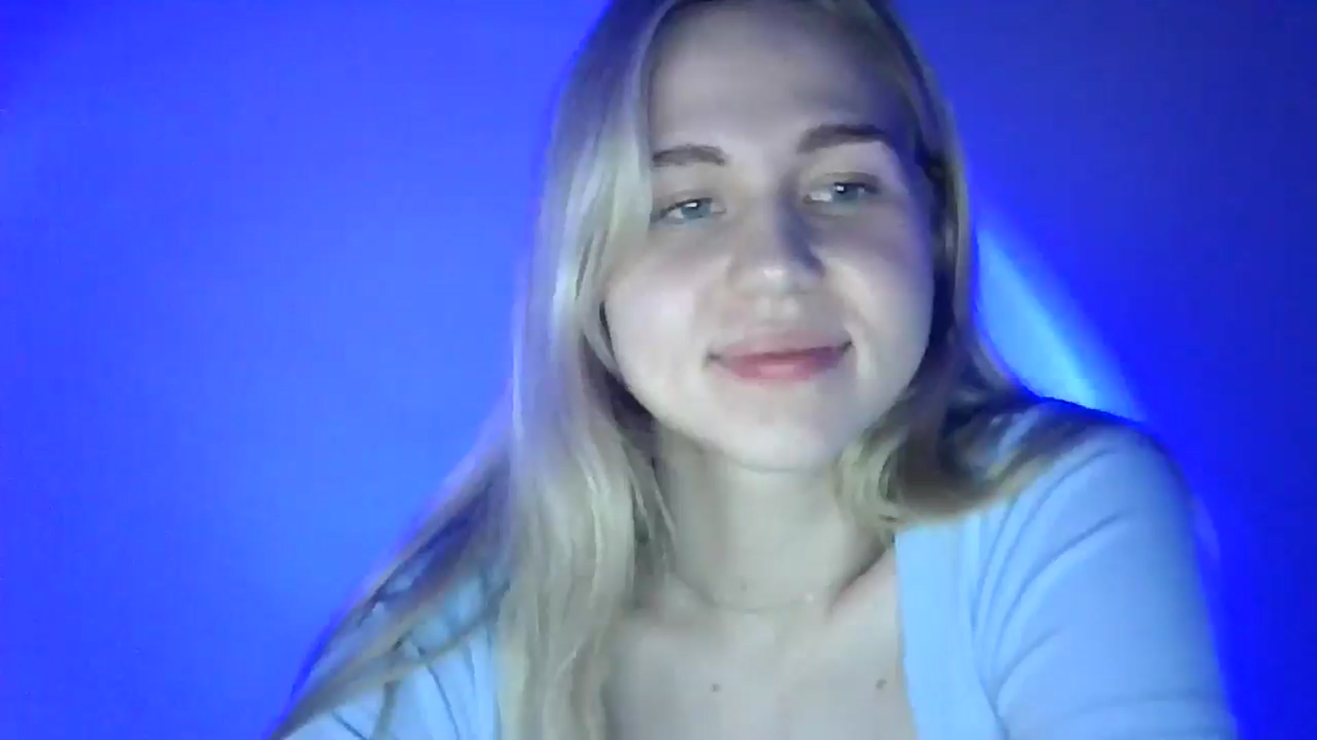 Gallery image thumbnail from Sweet_Lipsss_'s myfreecams stream on, 07/23/2025, 17:33 image 6 of 20