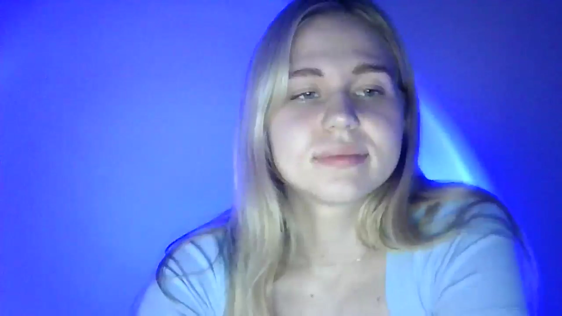 Gallery image thumbnail from Sweet_Lipsss_'s myfreecams stream on, 07/23/2025, 17:33 image 19 of 20