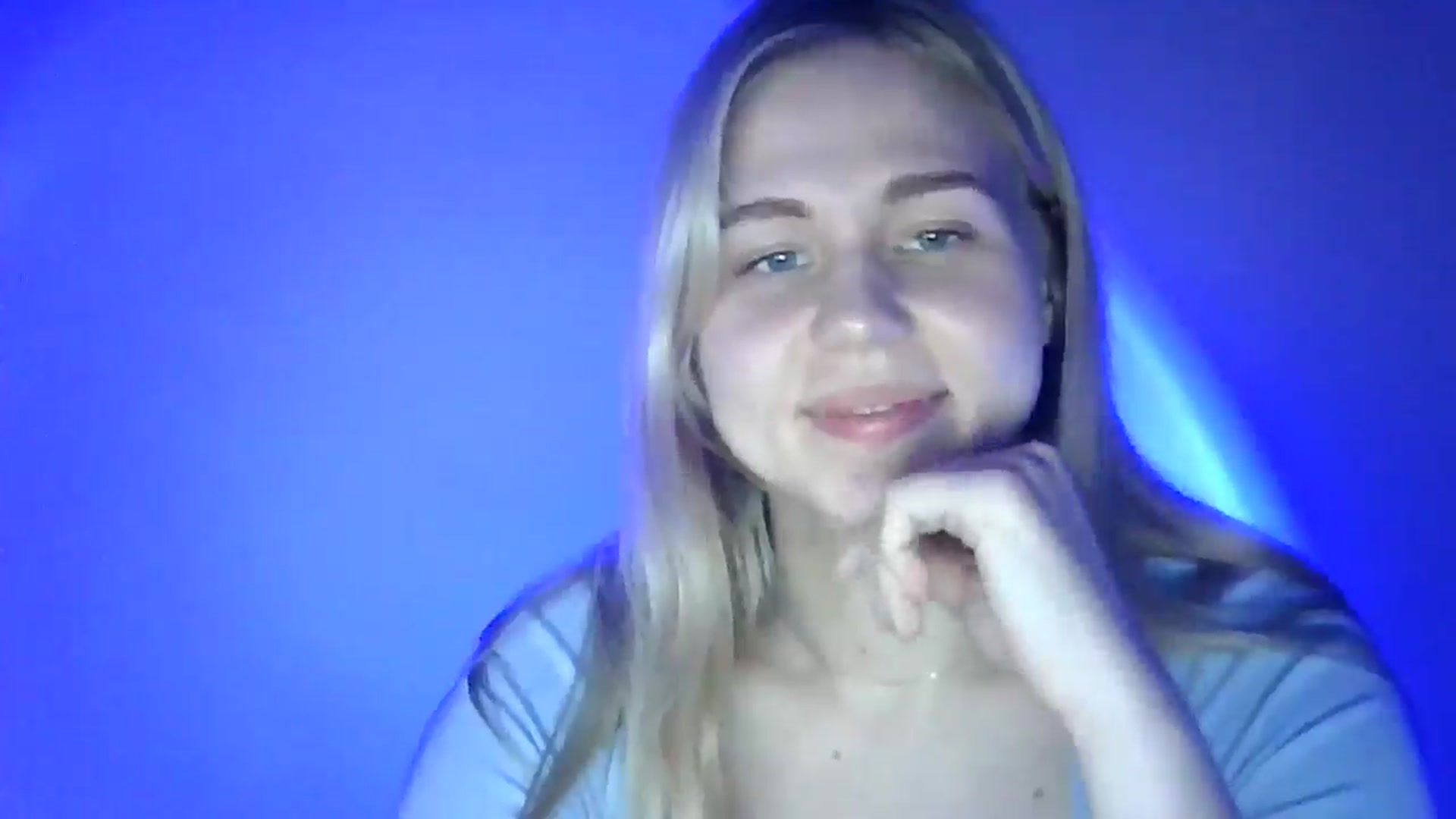 Gallery image thumbnail from Sweet_Lipsss_'s myfreecams stream on, 07/23/2025, 17:33 image 16 of 20