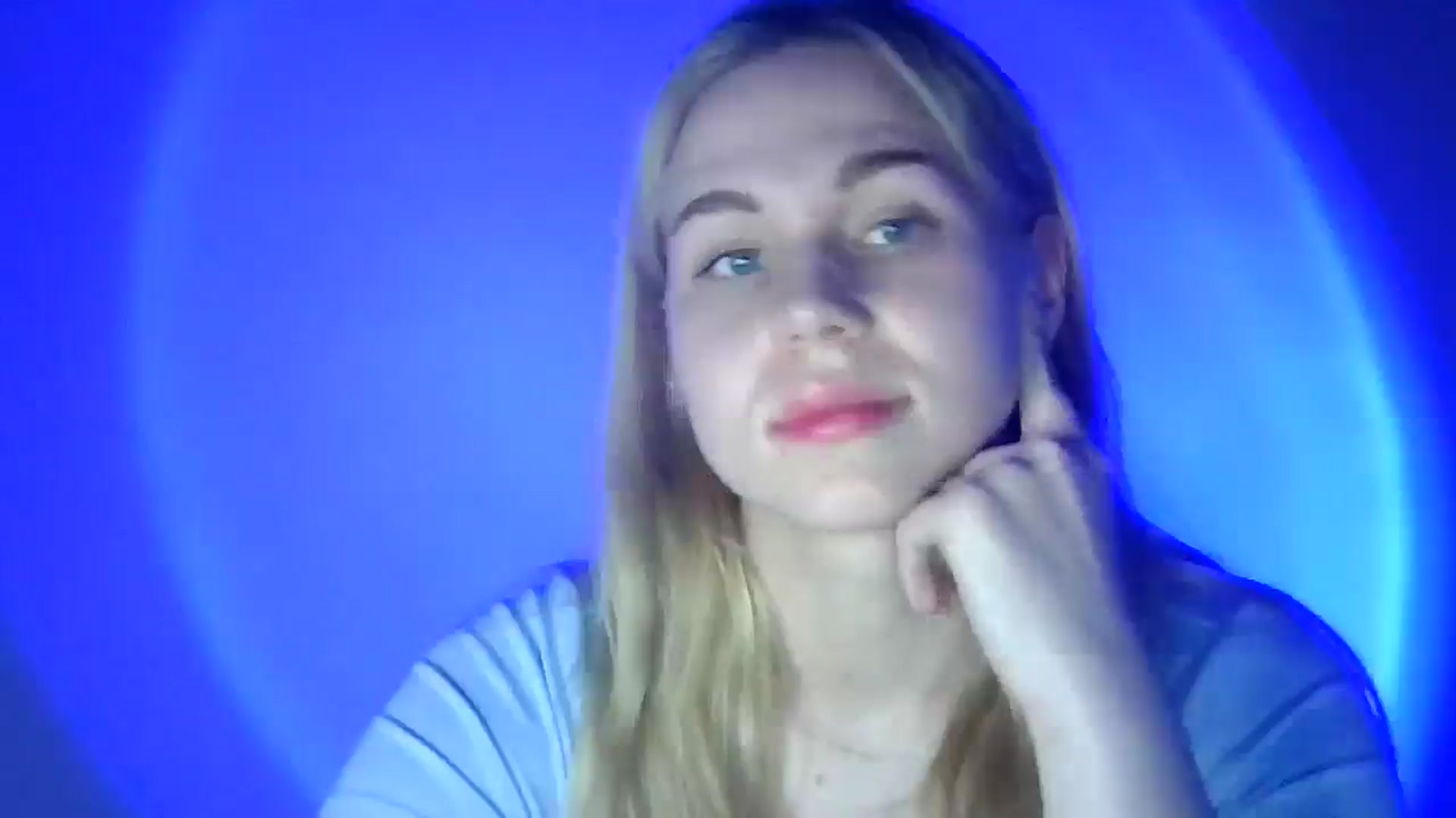 Gallery image thumbnail from Sweet_Lipsss_'s myfreecams stream on, 07/23/2025, 18:47 image 13 of 20