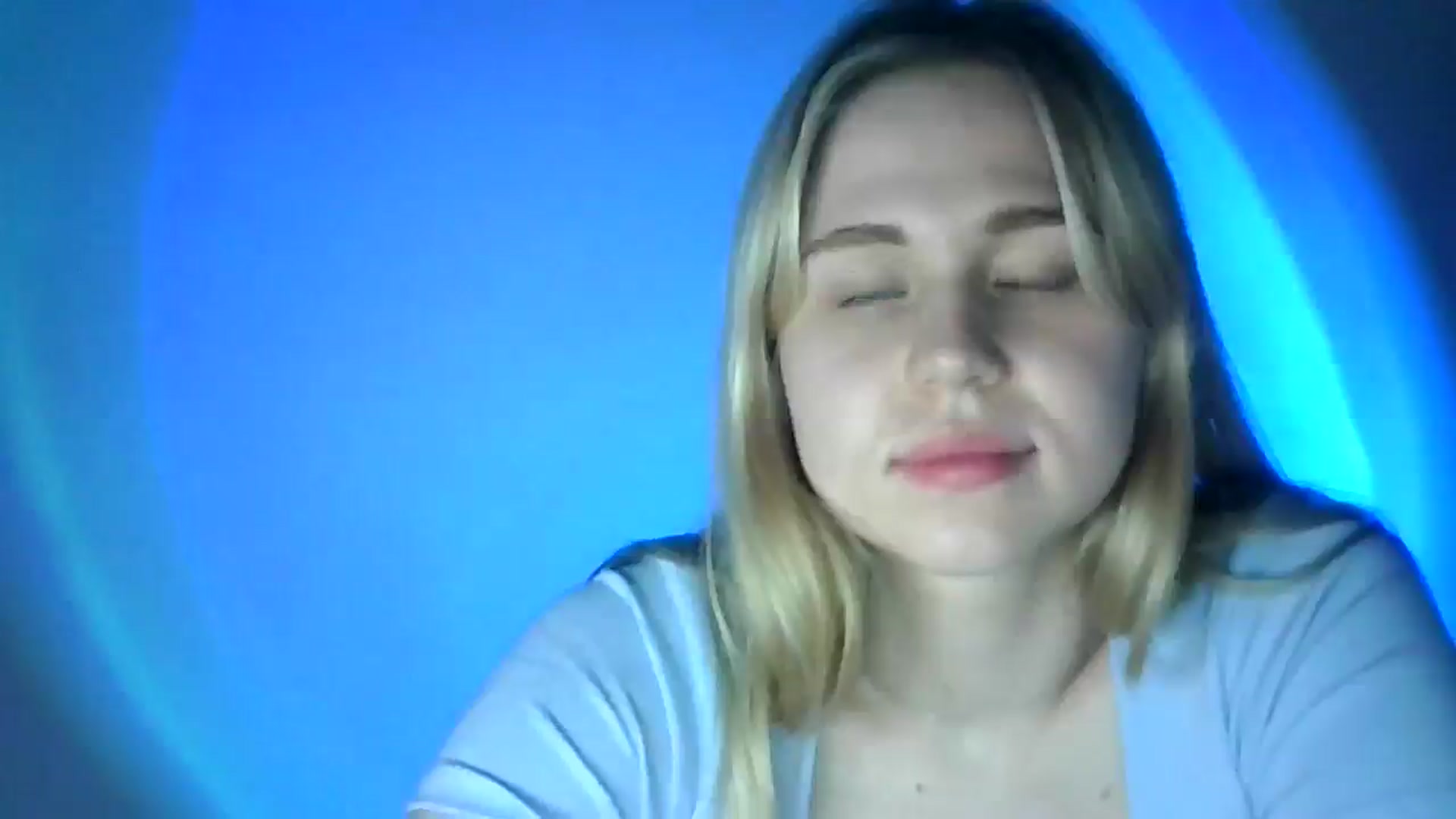 Gallery image thumbnail from Sweet_Lipsss_'s myfreecams stream on, 07/23/2025, 20:18 image 18 of 20