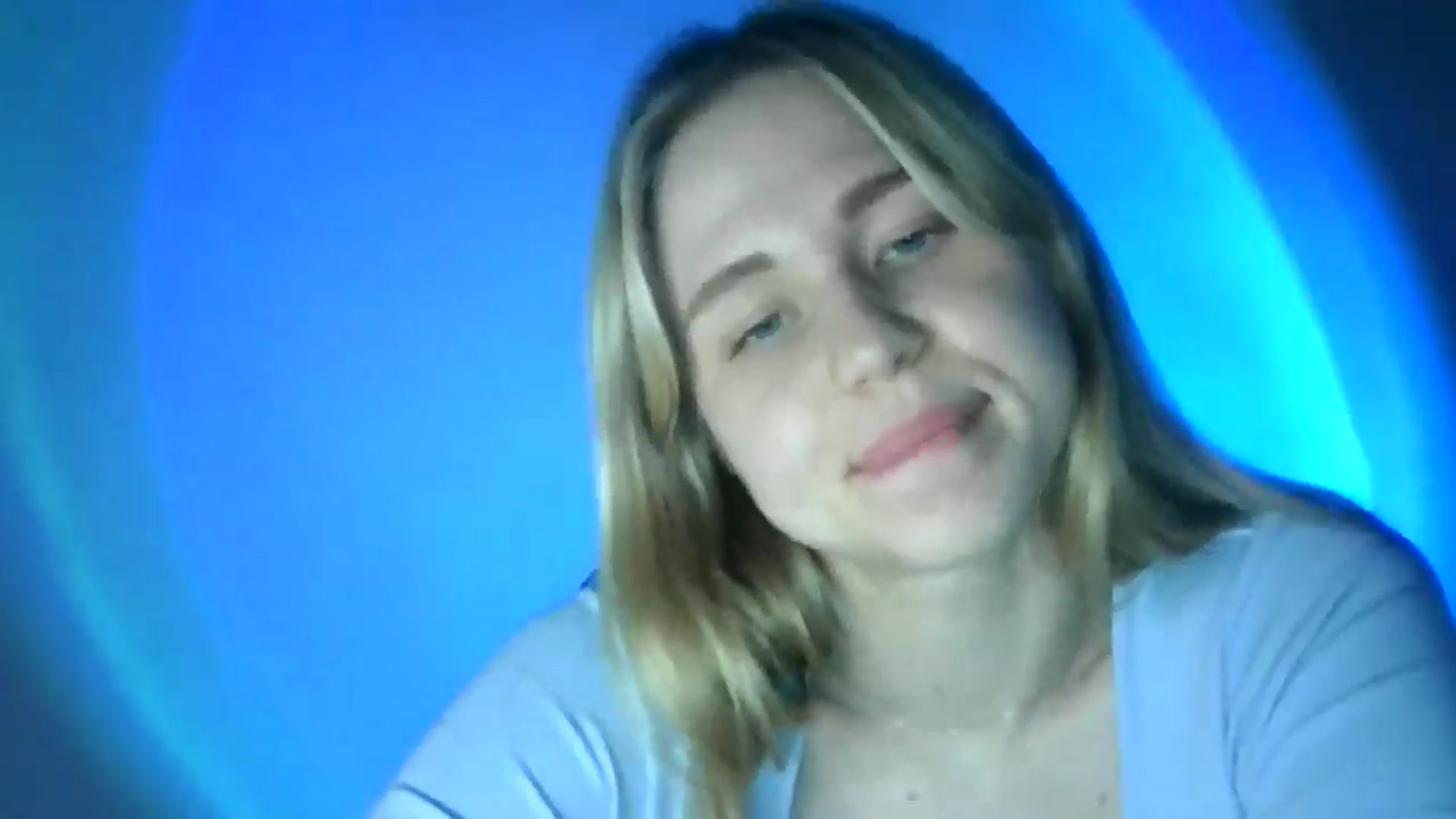 Gallery image thumbnail from Sweet_Lipsss_'s myfreecams stream on, 07/23/2025, 20:18 image 17 of 20