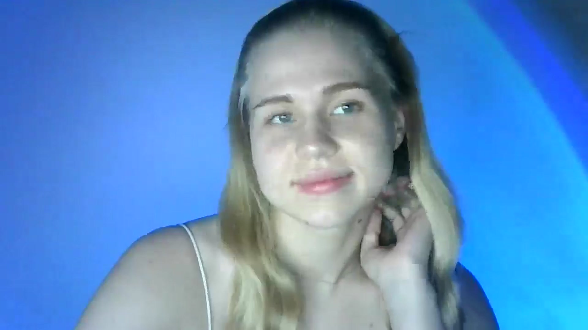 Gallery image thumbnail from Sweet_Lipsss_'s myfreecams stream on, 07/30/2025, 17:28 image 17 of 20