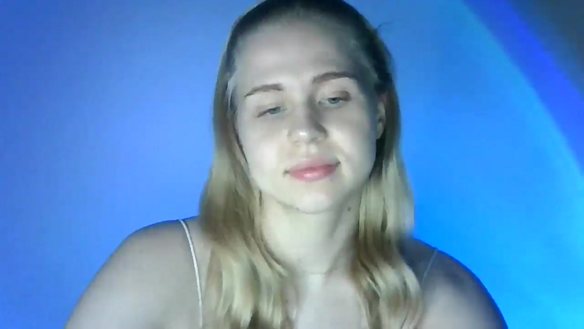 Gallery image thumbnail from Sweet_Lipsss_'s myfreecams stream on, 07/30/2025, 17:28 image 4 of 20