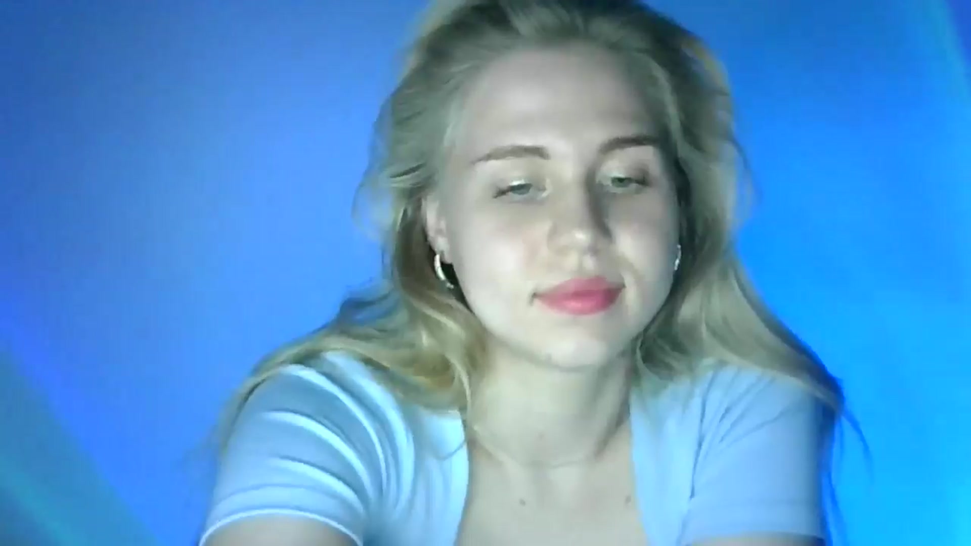 Gallery image thumbnail from Sweet_Lipsss_'s myfreecams stream on, 07/31/2025, 19:26 image 10 of 20