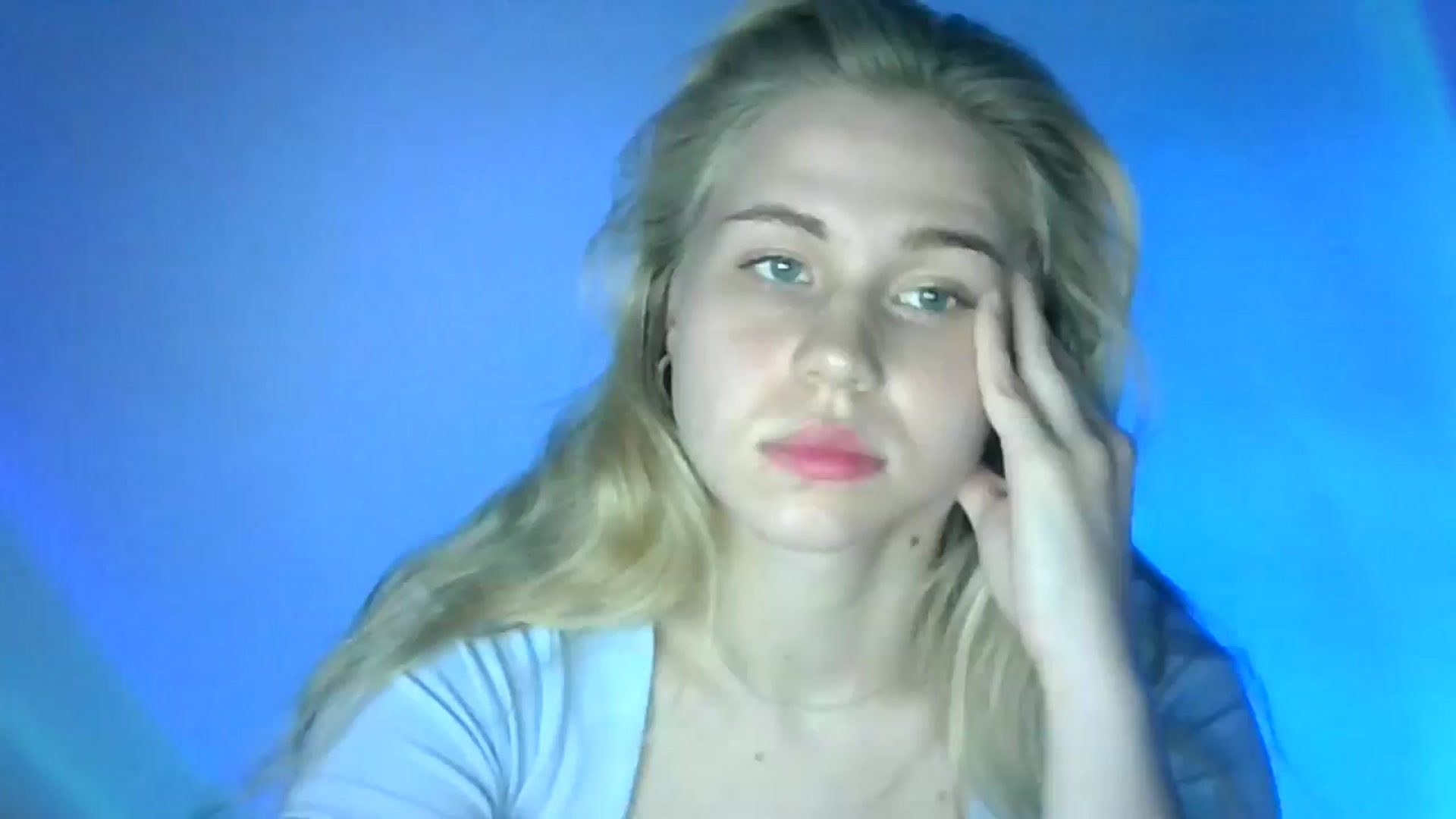 Gallery image thumbnail from Sweet_Lipsss_'s myfreecams stream on, 07/31/2025, 19:26 image 14 of 20