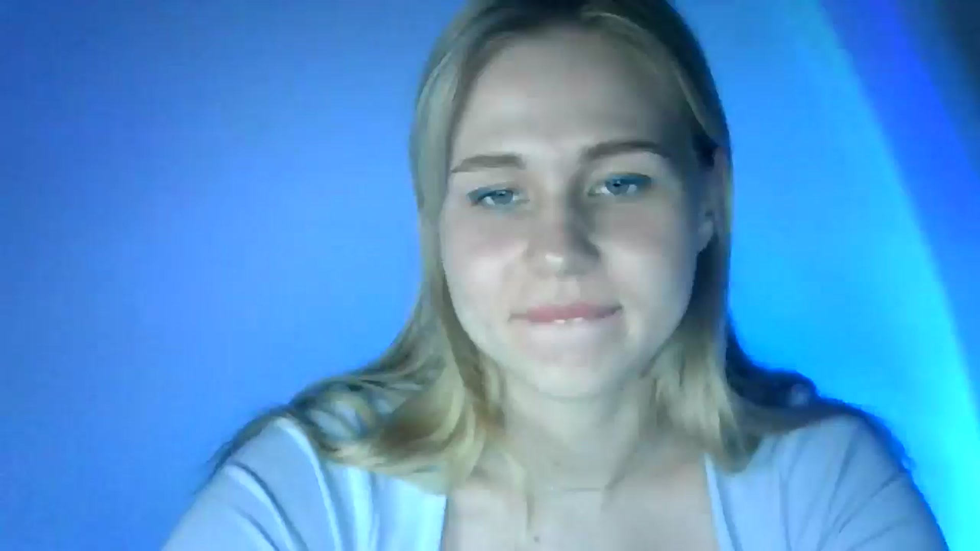 Gallery image thumbnail from Sweet_Lipsss_'s myfreecams stream on, 08/10/2025, 18:52 image 1 of 20