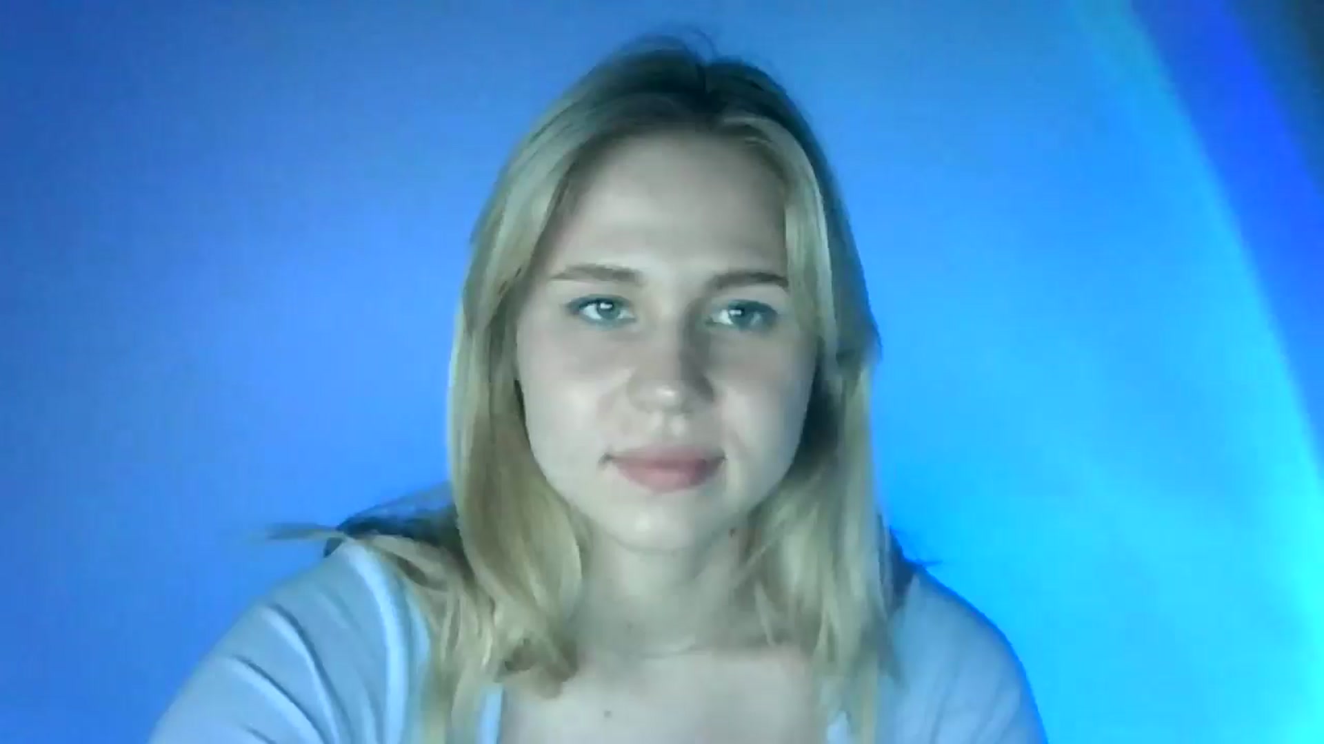 Gallery image thumbnail from Sweet_Lipsss_'s myfreecams stream on, 08/10/2025, 18:52 image 14 of 20