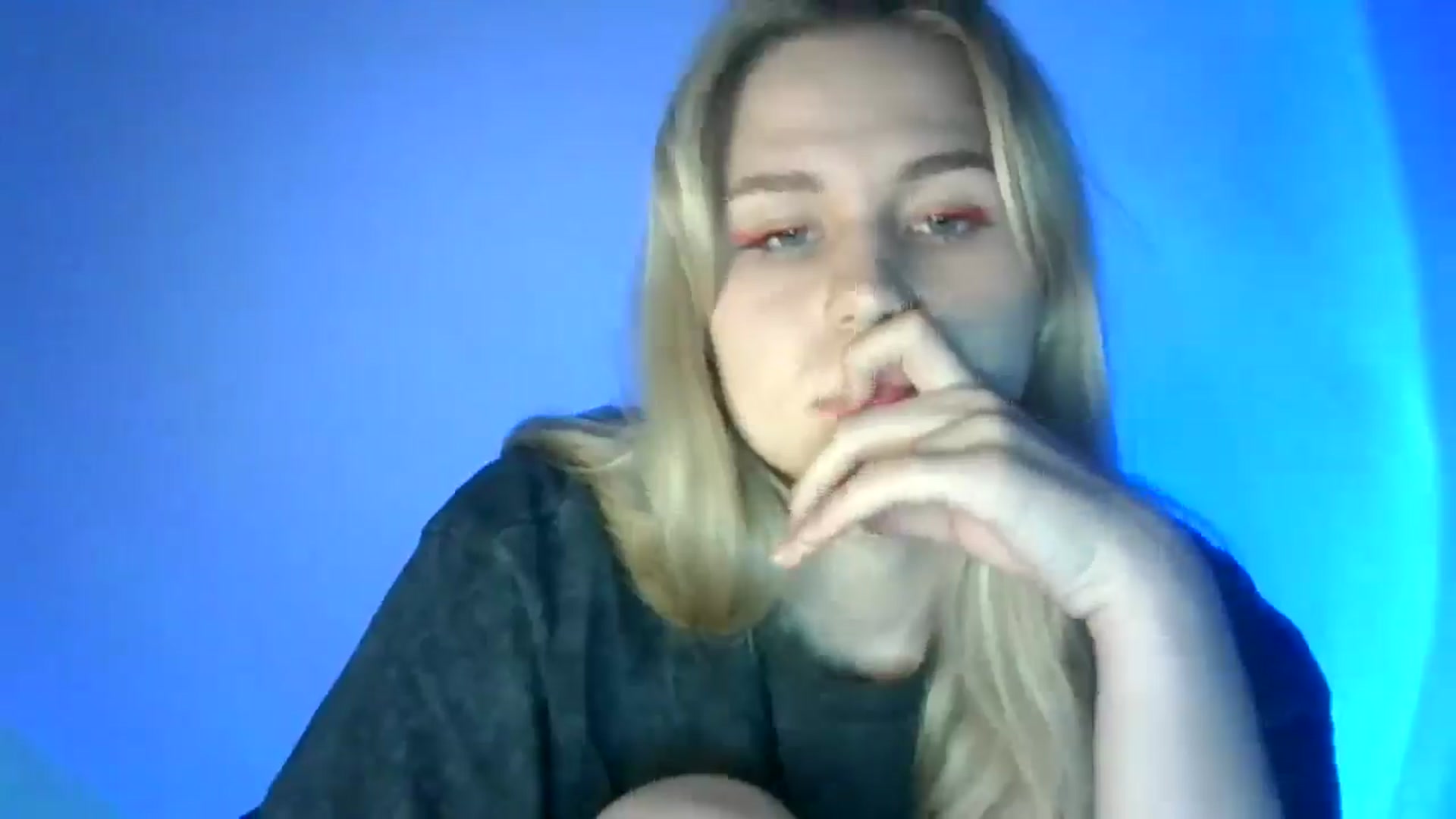 Gallery image thumbnail from Sweet_Lipsss_'s myfreecams stream on, 08/13/2025, 19:53 image 18 of 20