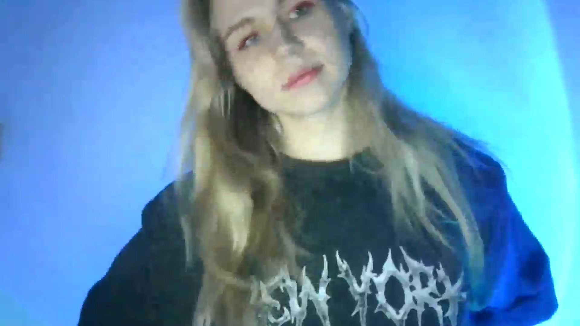Gallery image thumbnail from Sweet_Lipsss_'s myfreecams stream on, 08/13/2025, 19:53 image 9 of 20