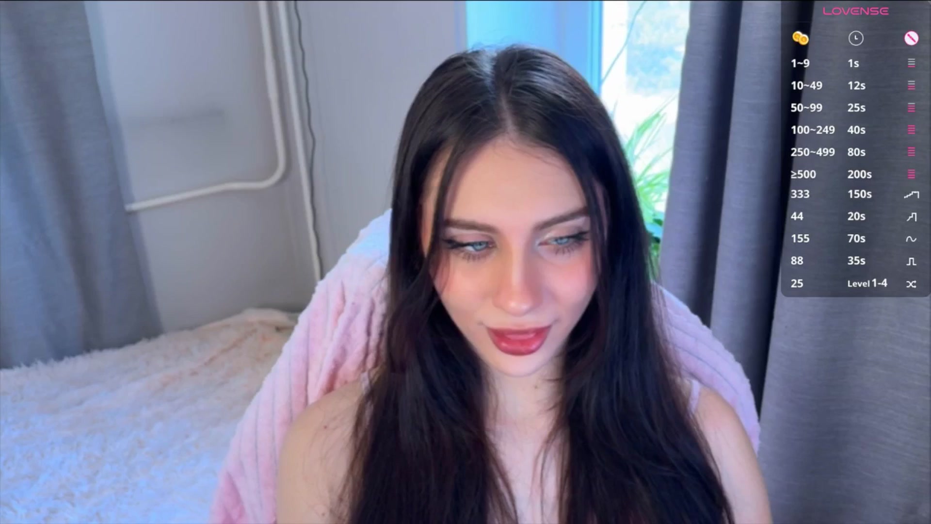 Gallery image thumbnail from Sweet_Luna's myfreecams stream on, 04/13/2026, 04:55 image 17 of 20