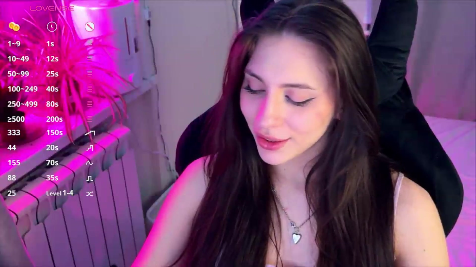 Gallery image thumbnail from Sweet_Luna's myfreecams stream on, 05/12/2026, 24:01 image 17 of 20
