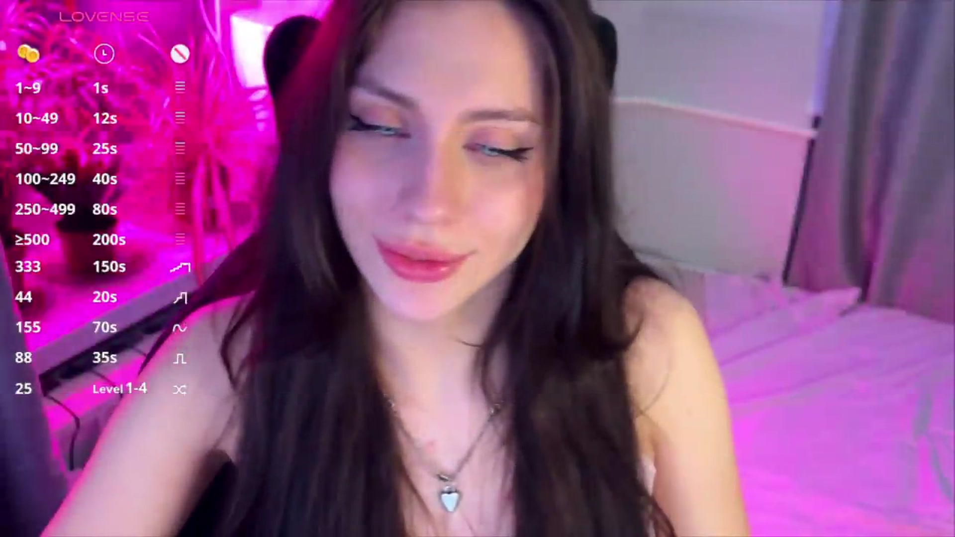 Gallery image thumbnail from Sweet_Luna's myfreecams stream on, 05/12/2026, 24:01 image 15 of 20