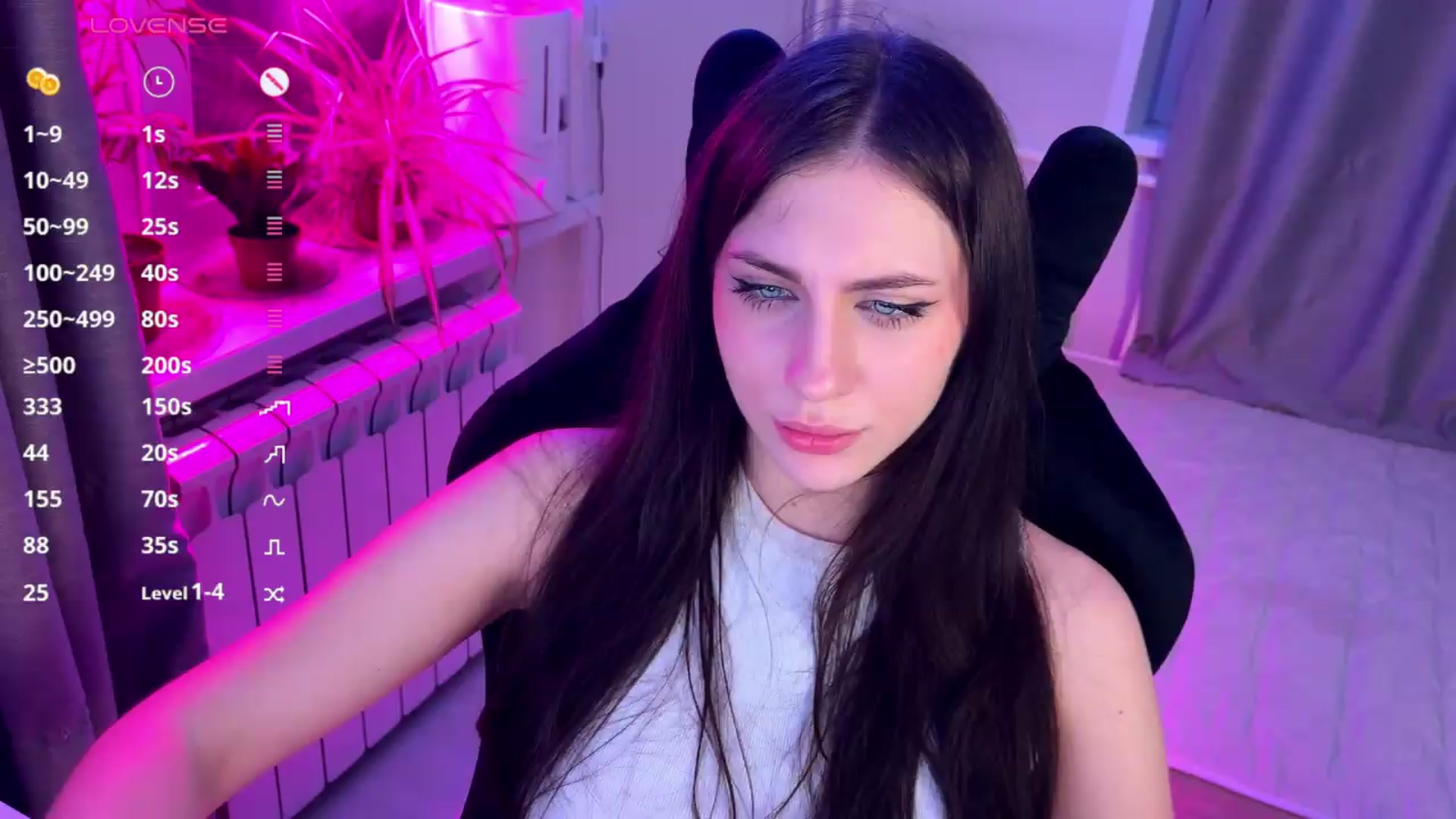 Gallery image thumbnail from Sweet_Luna's myfreecams stream on, 05/18/2026, 24:35 image 7 of 20