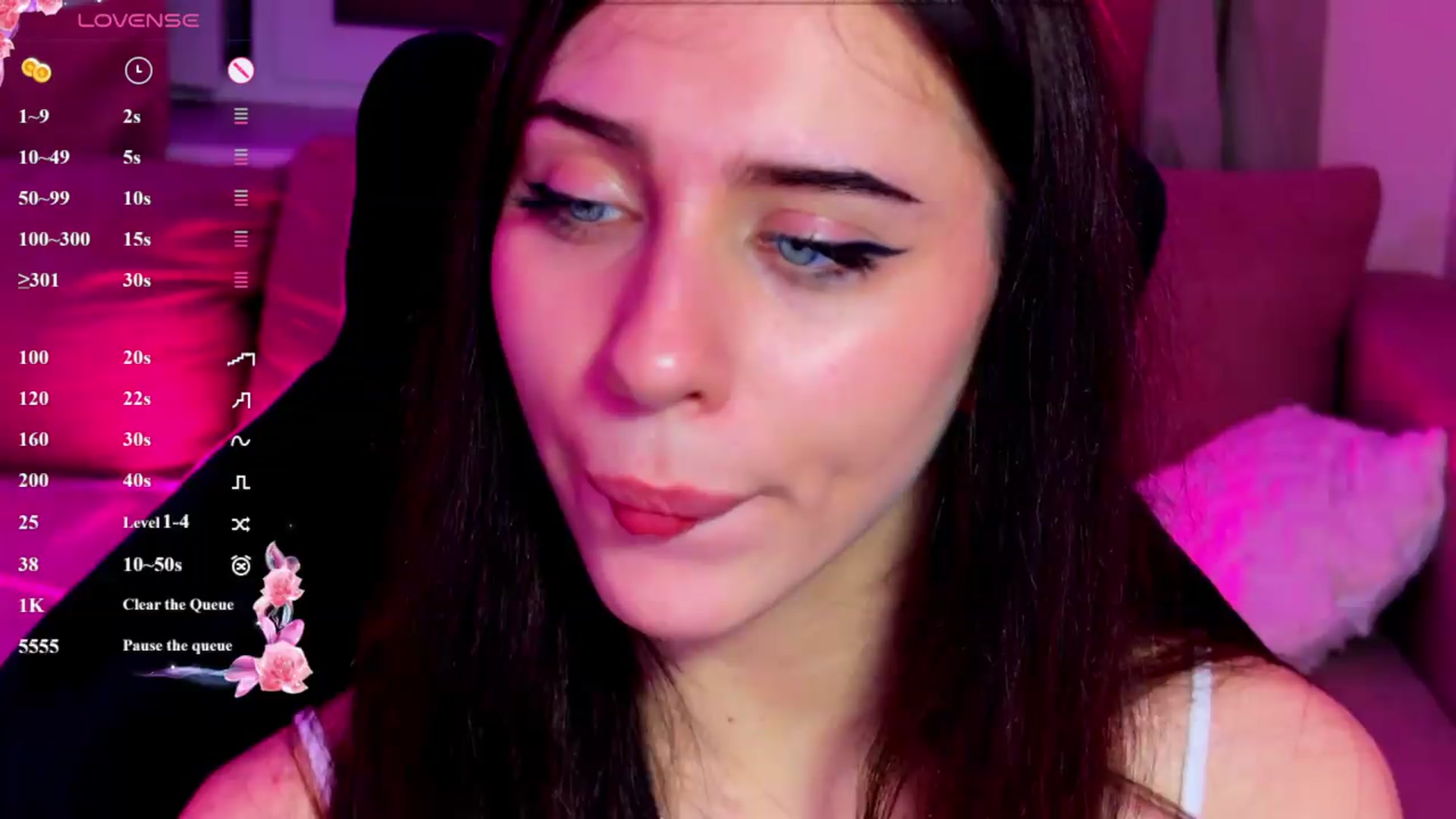 Gallery image thumbnail from Sweet_Luna's myfreecams stream on, 07/06/2026, 24:50 image 5 of 20