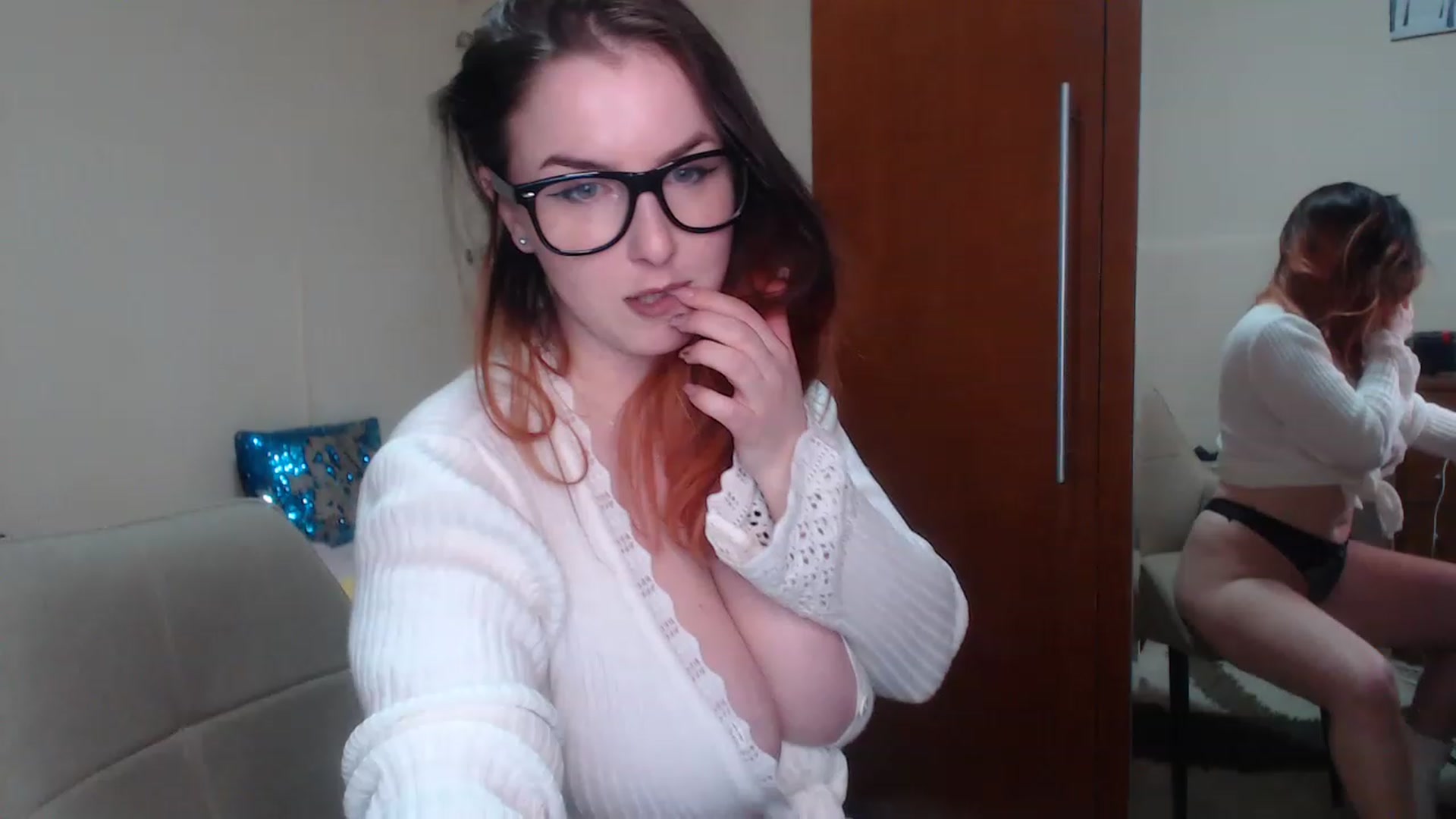 Gallery image thumbnail from Sweet_Maddy's myfreecams stream on, 03/21/2023, 18:00 image 4 of 20